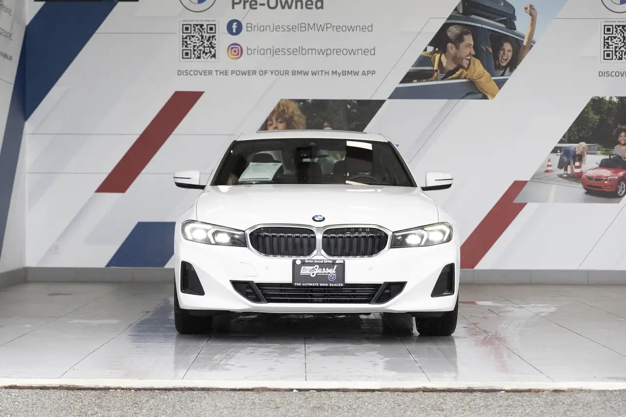 BMW 3 Series снимка BMW 3 Series
