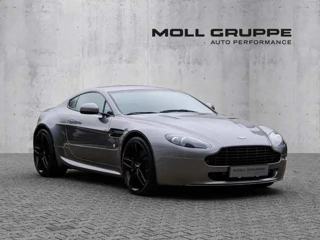 Aston Martin V8 Vantage Tungsten Silver