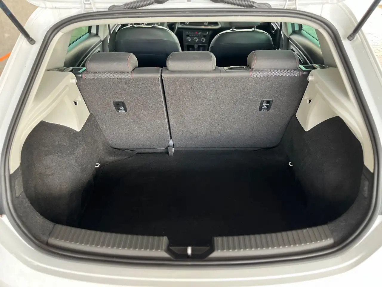 SEAT Leon — photo 14 sur 15