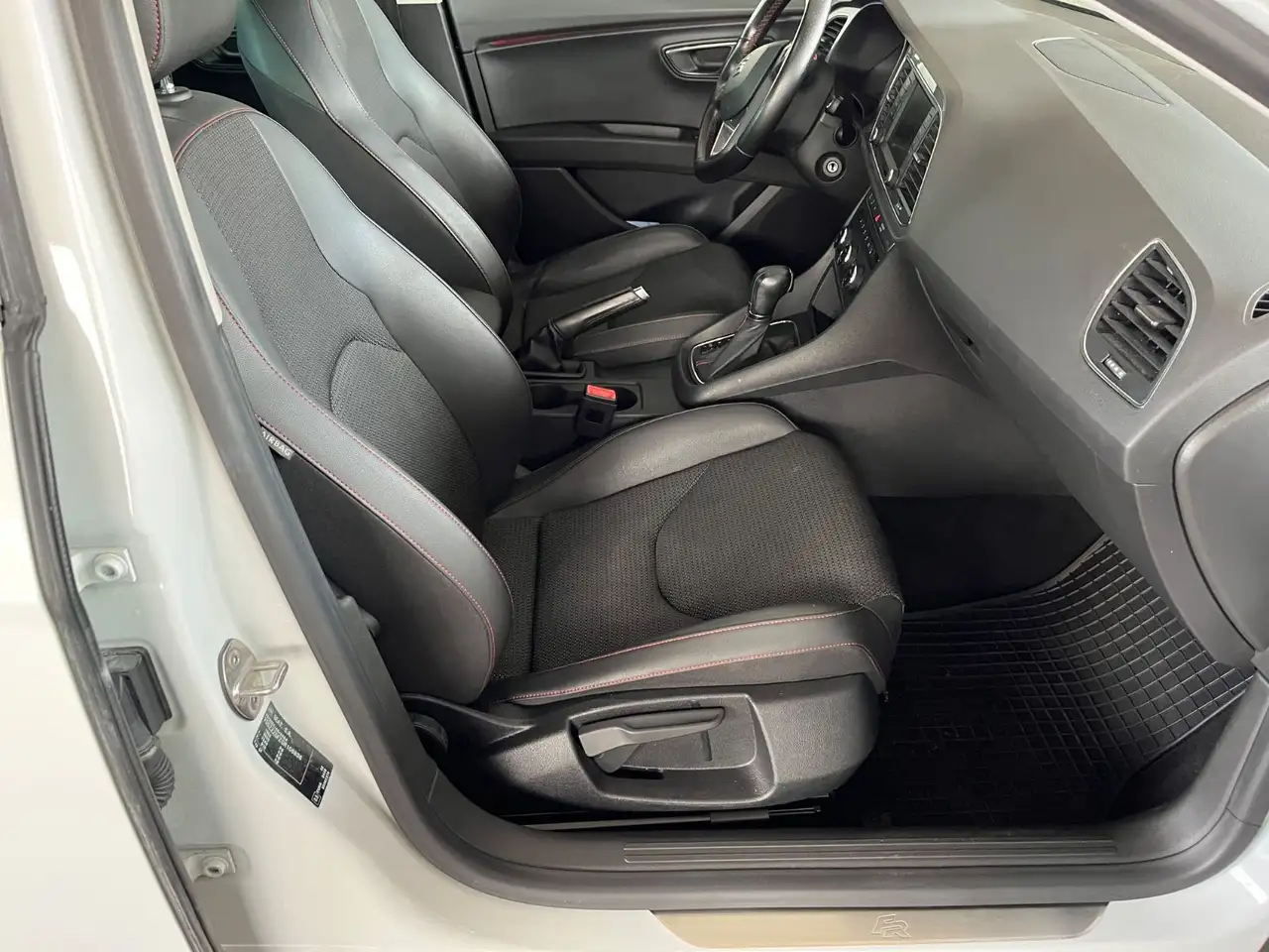 SEAT Leon — photo 9 sur 15