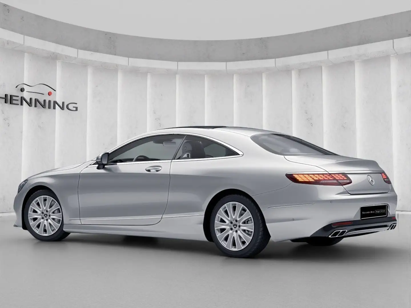 Mercedes-Benz S 560 4MATIC Coupé Burmester 360° Distronic Stříbrná - 2