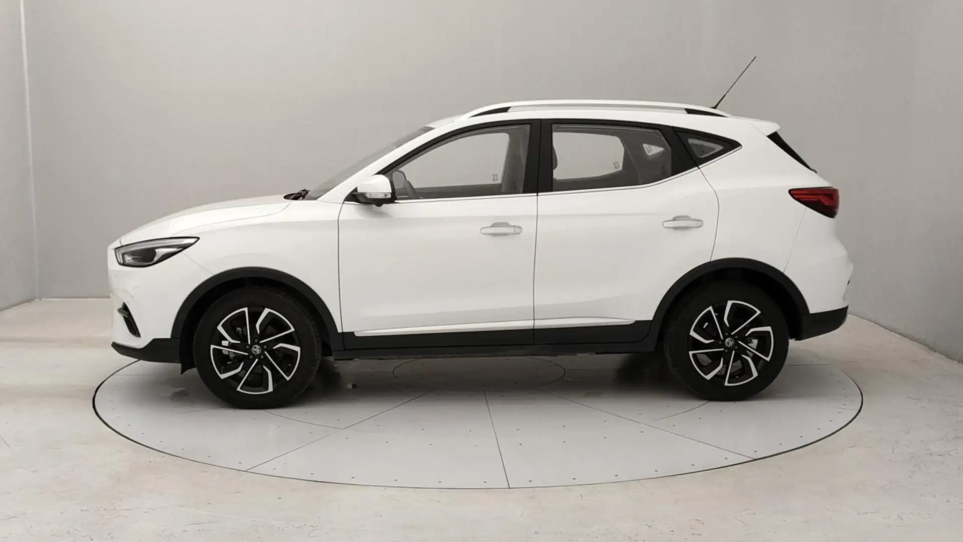 MG ZS 1.5 Luxury Blanc - 2