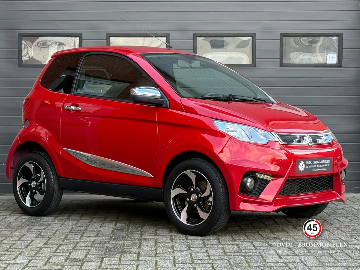 Aixam City Sport Brommobiel 2017 1e eig 26dkm NIEUWSTAAT Rood - 2