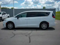 Chrysler Pacifica 2024