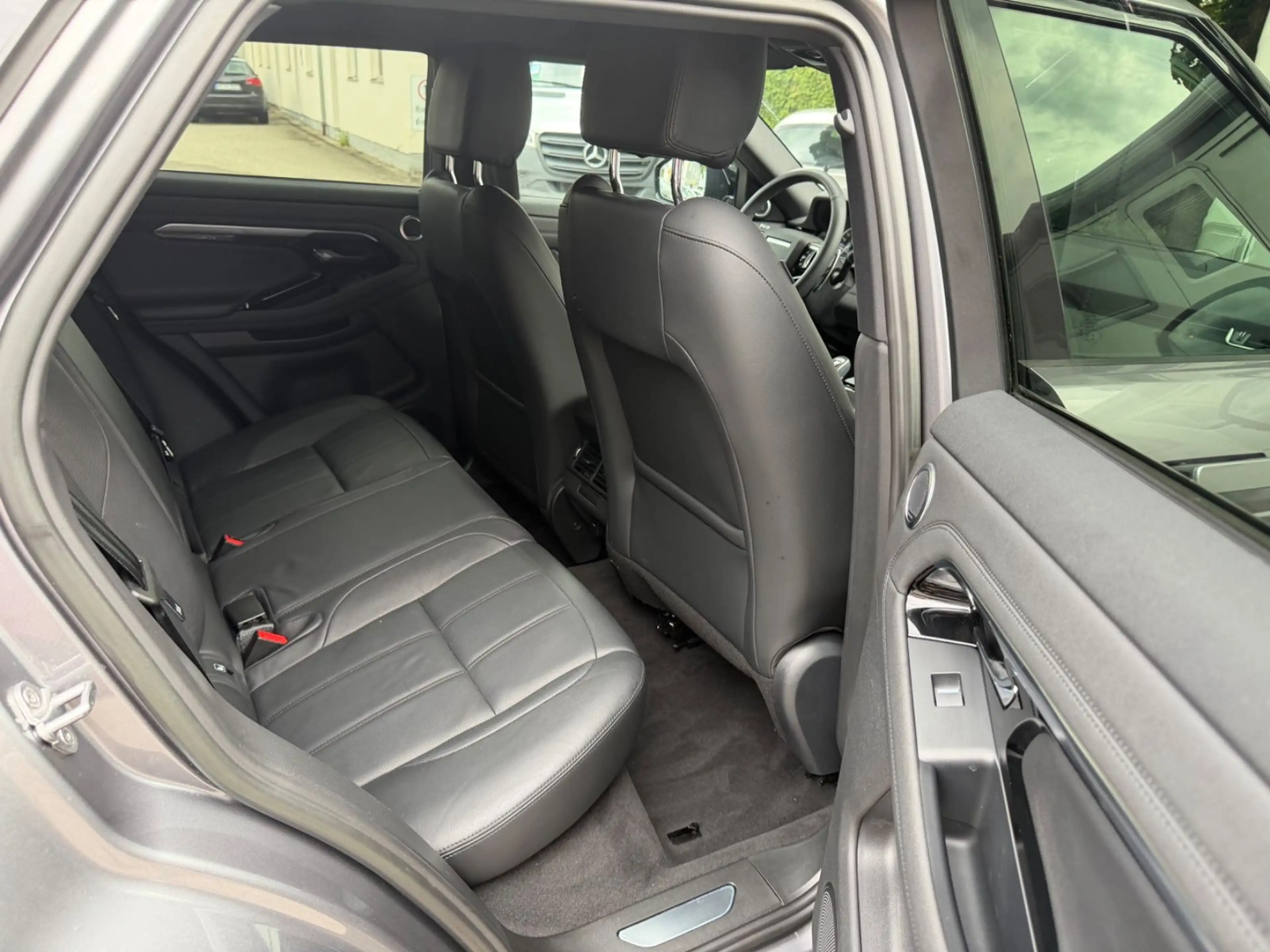 Land Rover Range Rover Evoque P200 R-DYNAMIC SE AWD Aut — photo 12