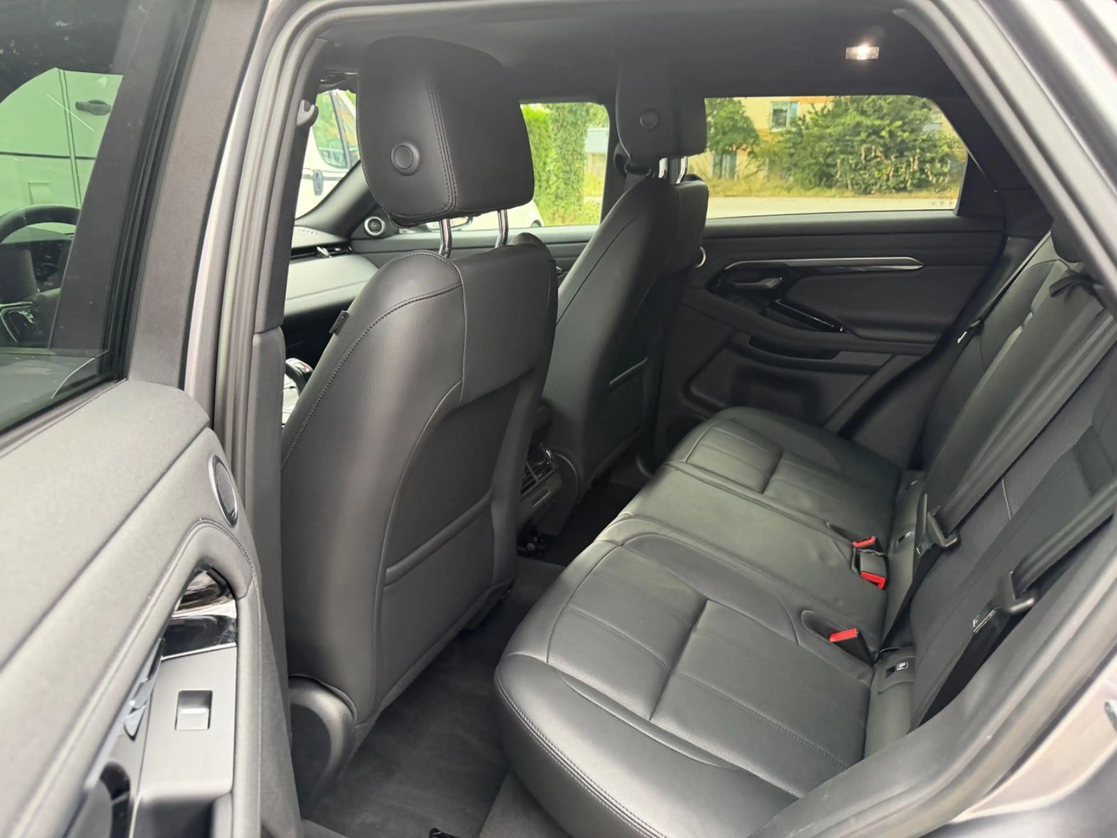Land Rover Range Rover Evoque P200 R-DYNAMIC SE AWD Aut — photo 10