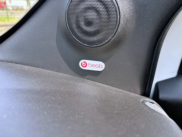 Abarth 695 view 12