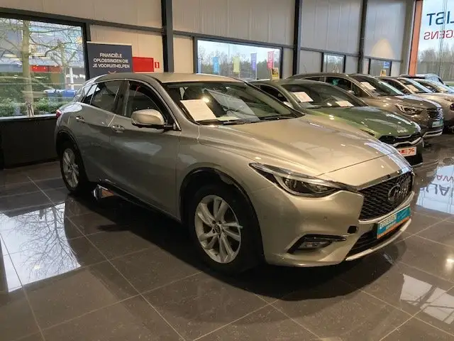 Infiniti Q30 1.6 Turbo Premium/Navigatie/1j gar(1)