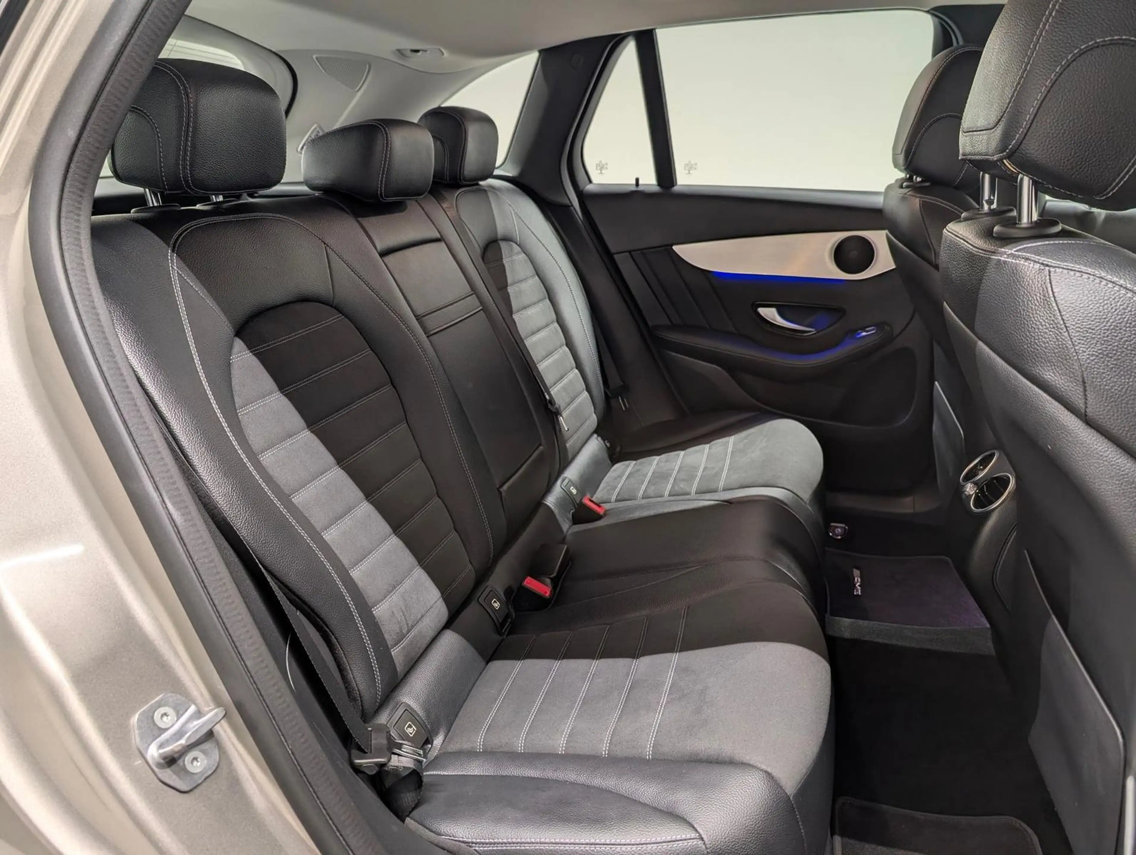 Mercedes-Benz GLC 300 d 4M LED/SHZ/Navi/360°/AHK/el.Heck/18-LM — photo 11