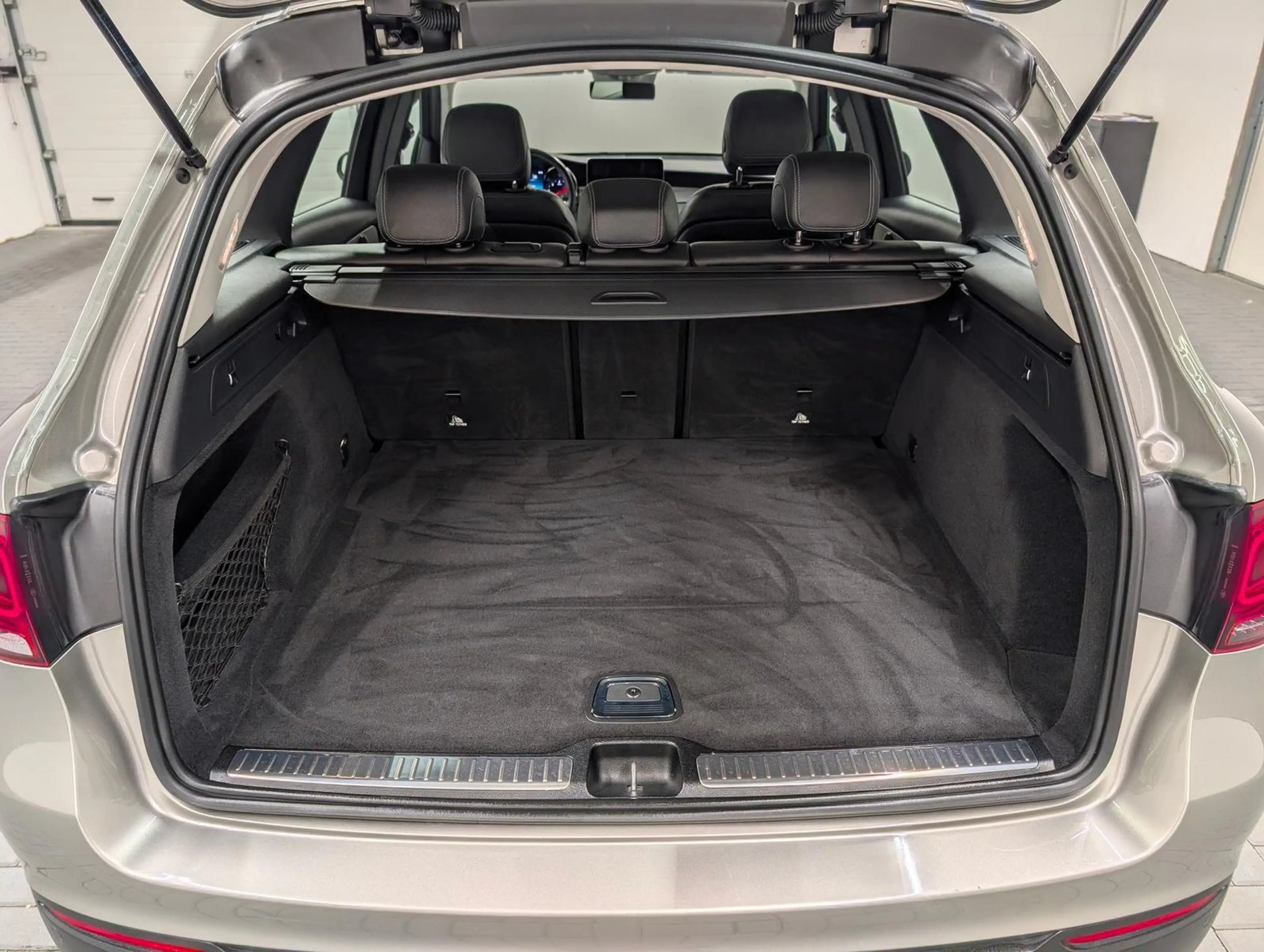 Mercedes-Benz GLC 300 d 4M LED/SHZ/Navi/360°/AHK/el.Heck/18-LM — photo 8