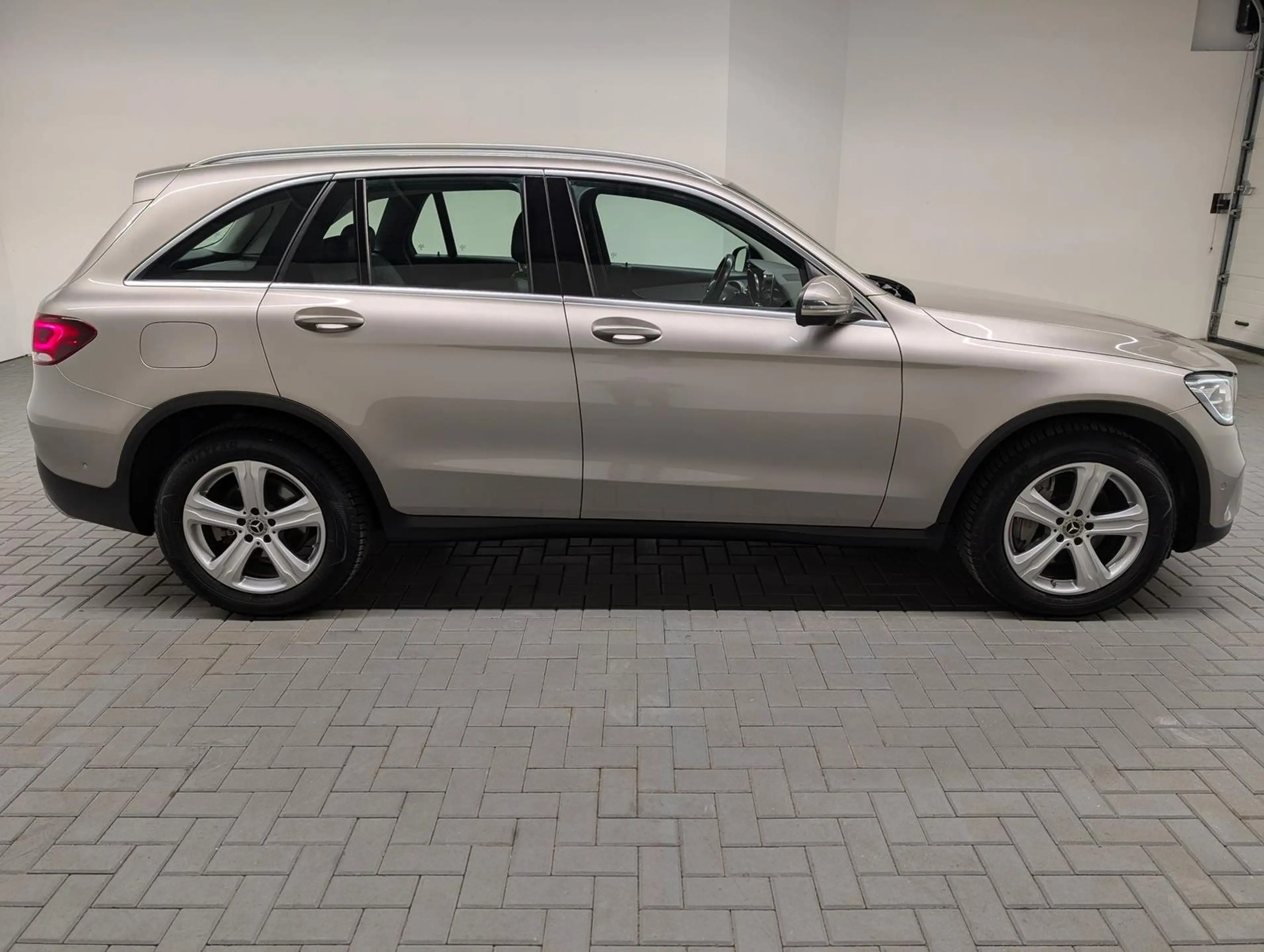 Mercedes-Benz GLC 300 d 4M LED/SHZ/Navi/360°/AHK/el.Heck/18-LM — photo 5