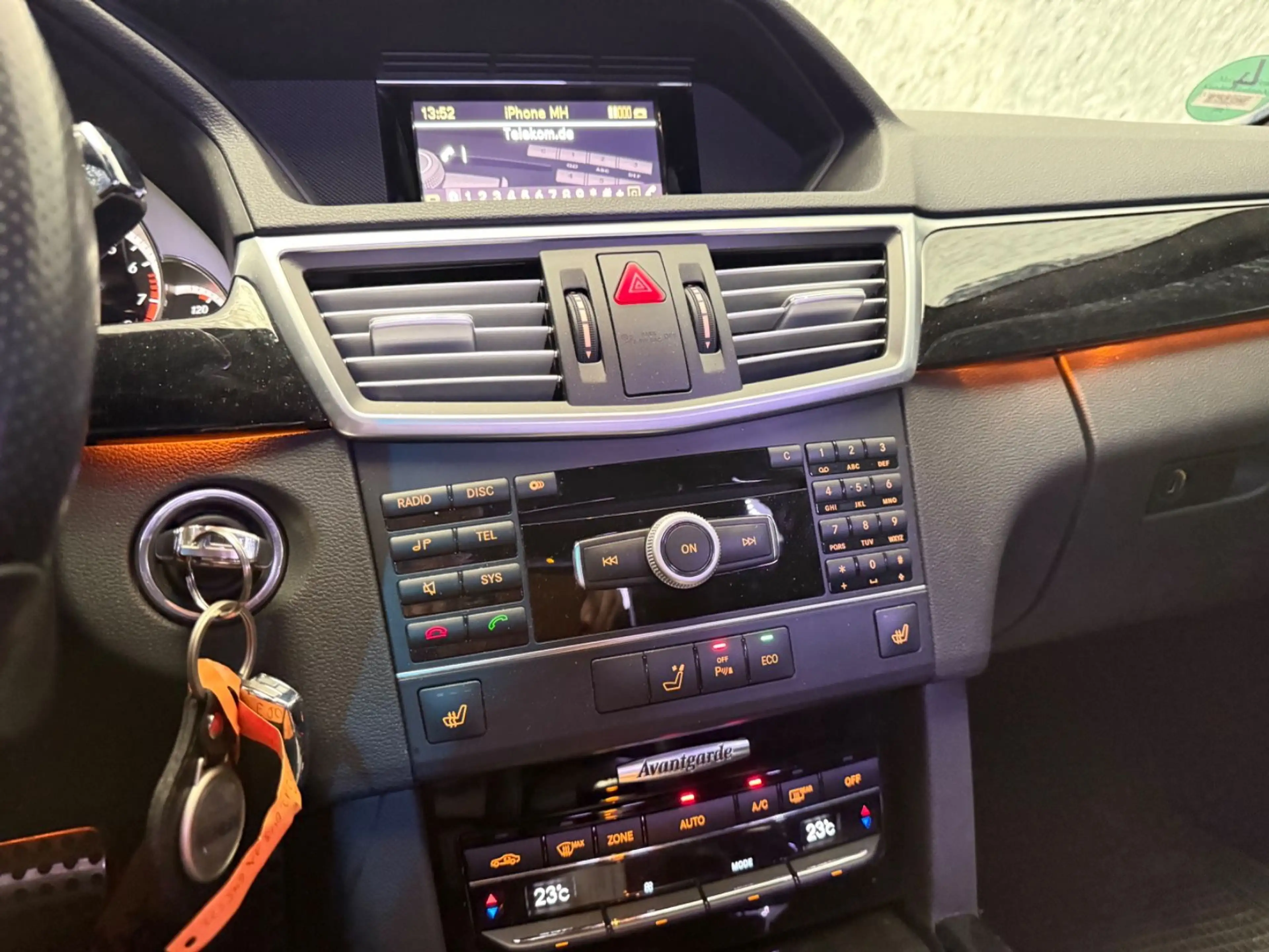 Mercedes-Benz E 200 CGI AMG Sport-Paket  AMG-Line — photo 14