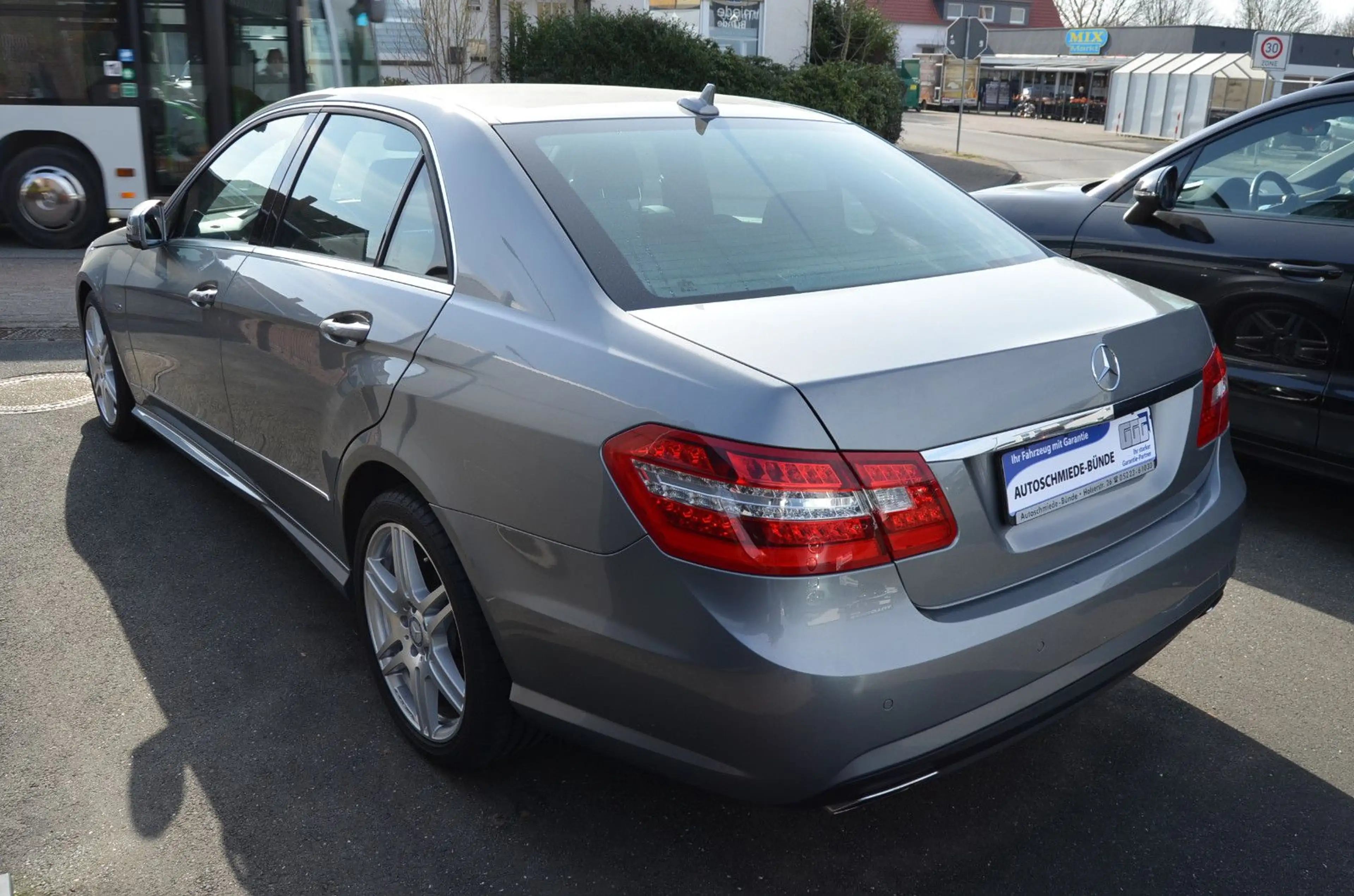 Mercedes-Benz E 200 CGI AMG Sport-Paket  AMG-Line — photo 8