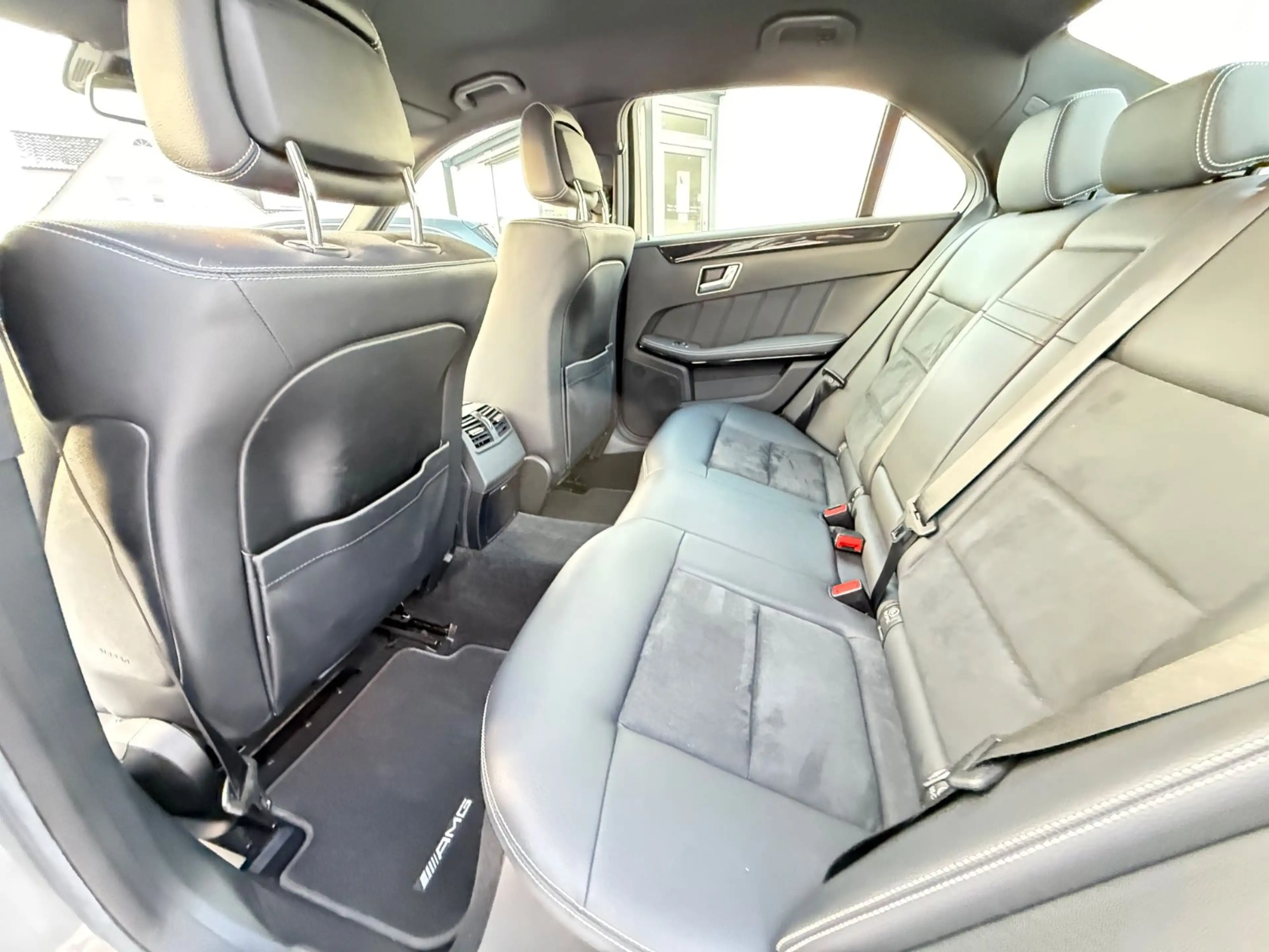 Mercedes-Benz E 200 CGI AMG Sport-Paket  AMG-Line — photo 10