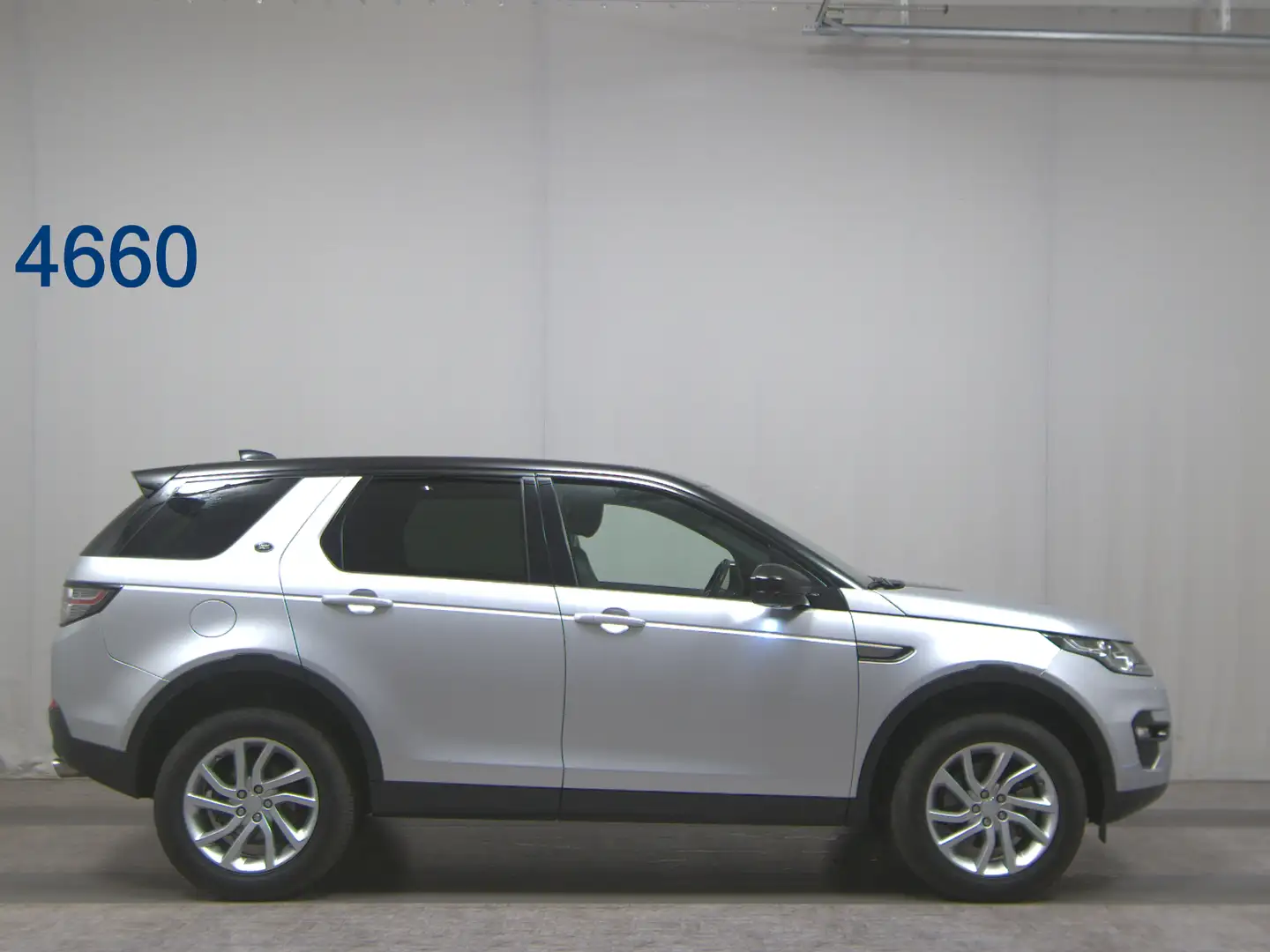 Land Rover Discovery Sport 2.0 TD4 Xenon Navi AHK RFK Sound Silber - 1