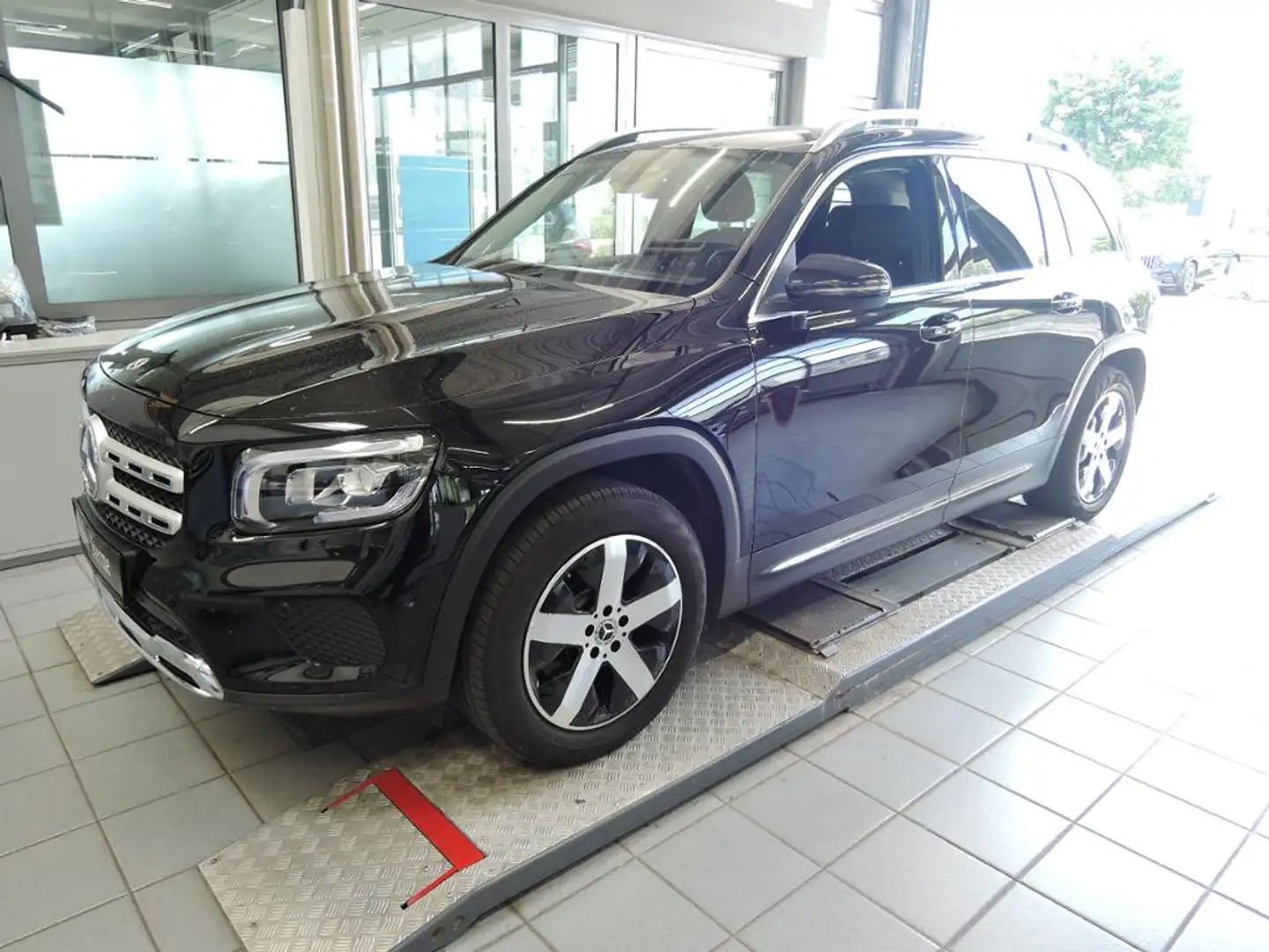 Mercedes-Benz GLB 200 d Progressive/8G/LED/Kamera/Easy-Pack/ Zwart - 1