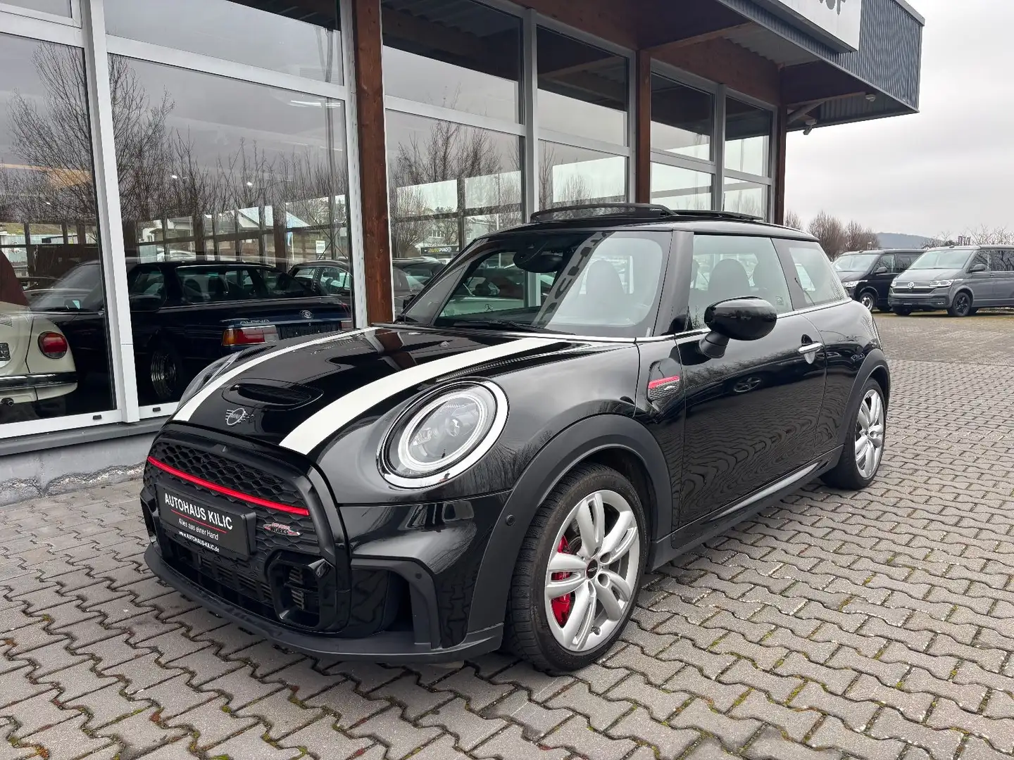 MINI John Cooper Works Essential Trim Pano Harman Schwarz - 2