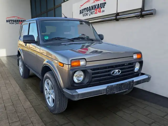 Lada Taiga Urban 4x4*AHK*1.Hand*TÜV NEU* Klima Sitzheizung