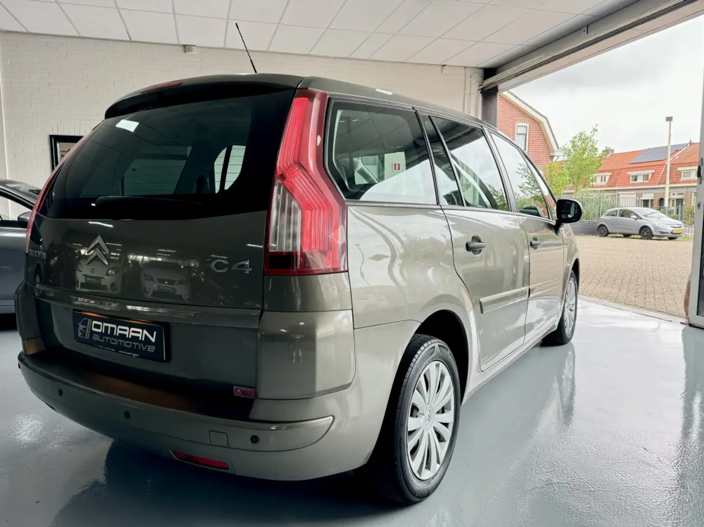 Citroen Grand C4 Picasso 1.6 VTi Image 7-ZITS Trekhaak Marrón - 2
