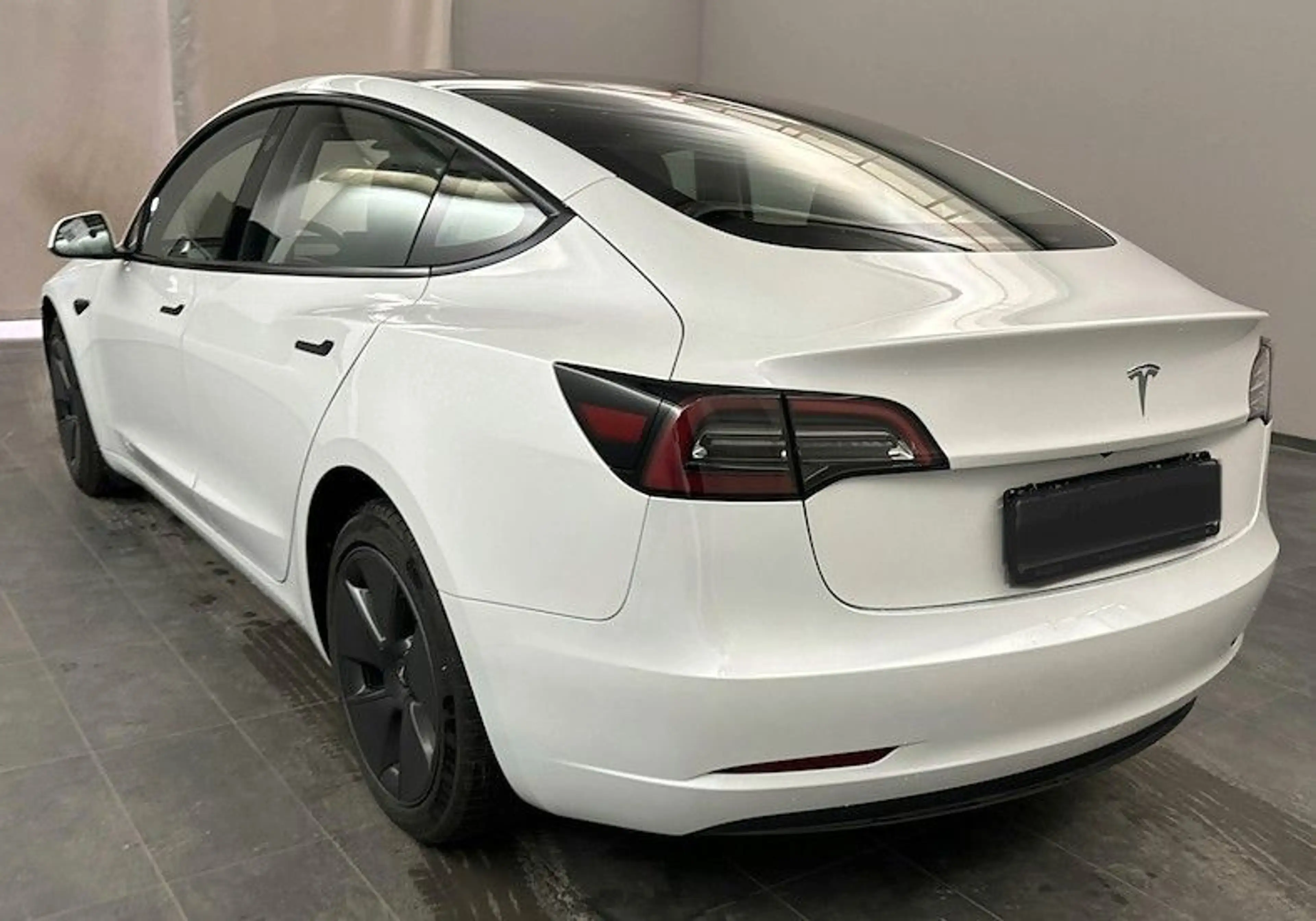 Tesla Model 3 Basis RWD # erst 29 tkm SOH = 94,3 % — photo 2