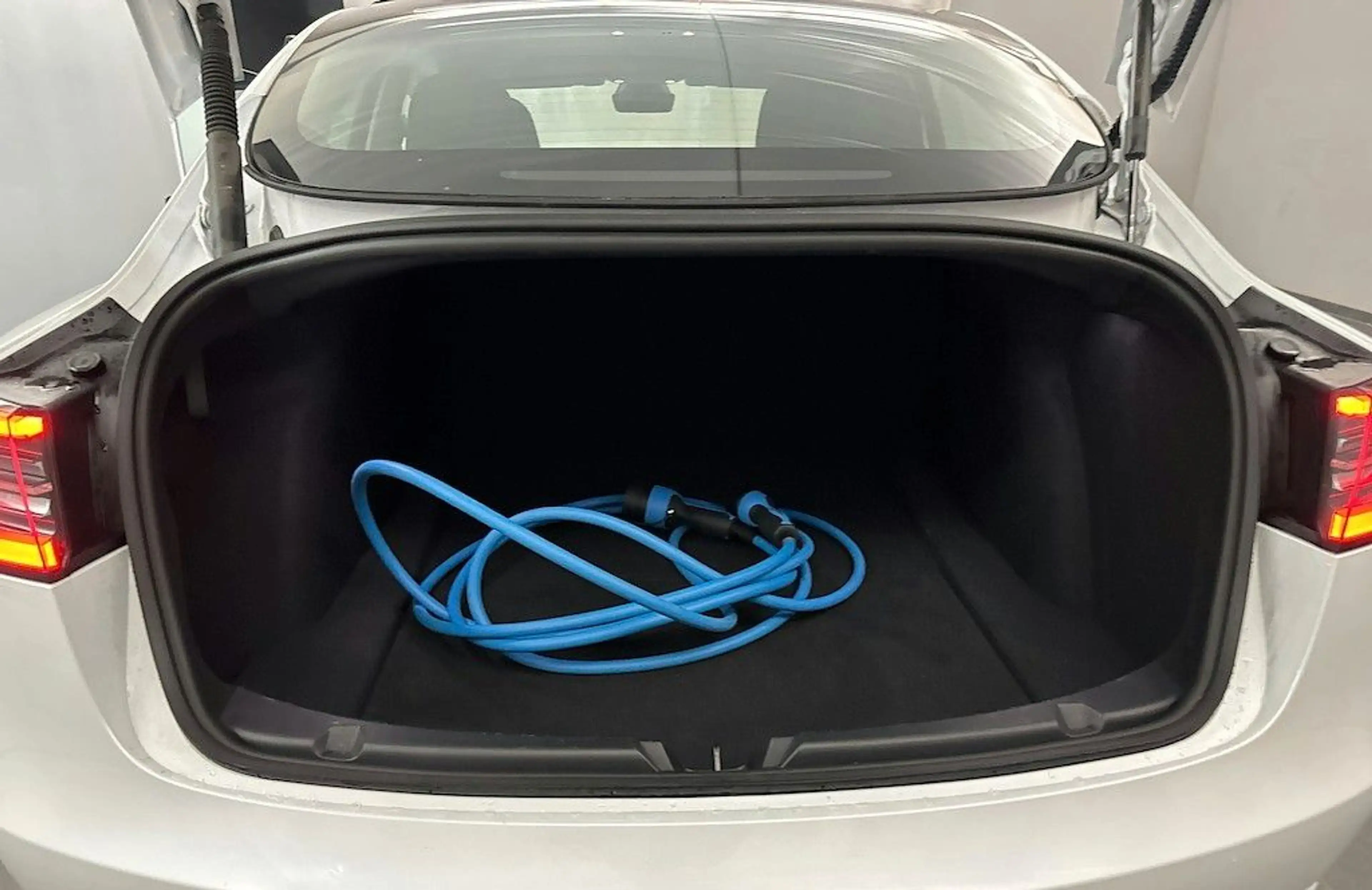 Tesla Model 3 Basis RWD # erst 29 tkm SOH = 94,3 % — photo 8