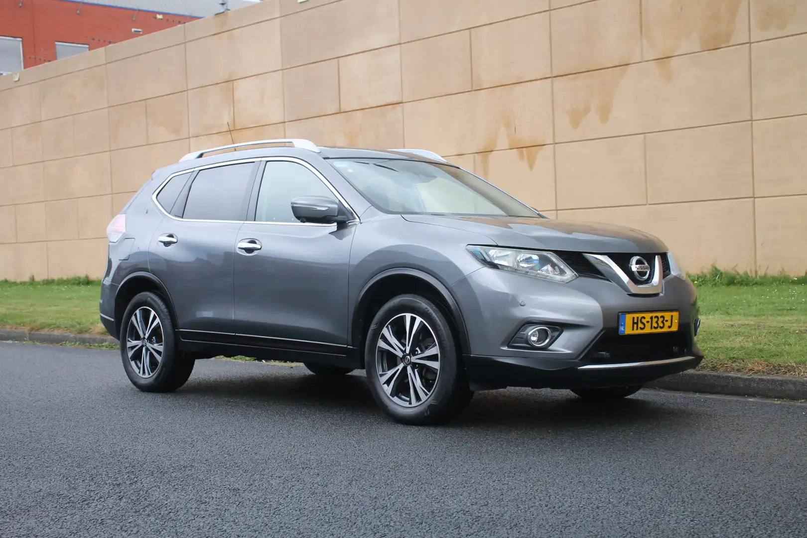 Nissan X-Trail 1.6 DIG-T N-Connecta 7p. Grijs - 1