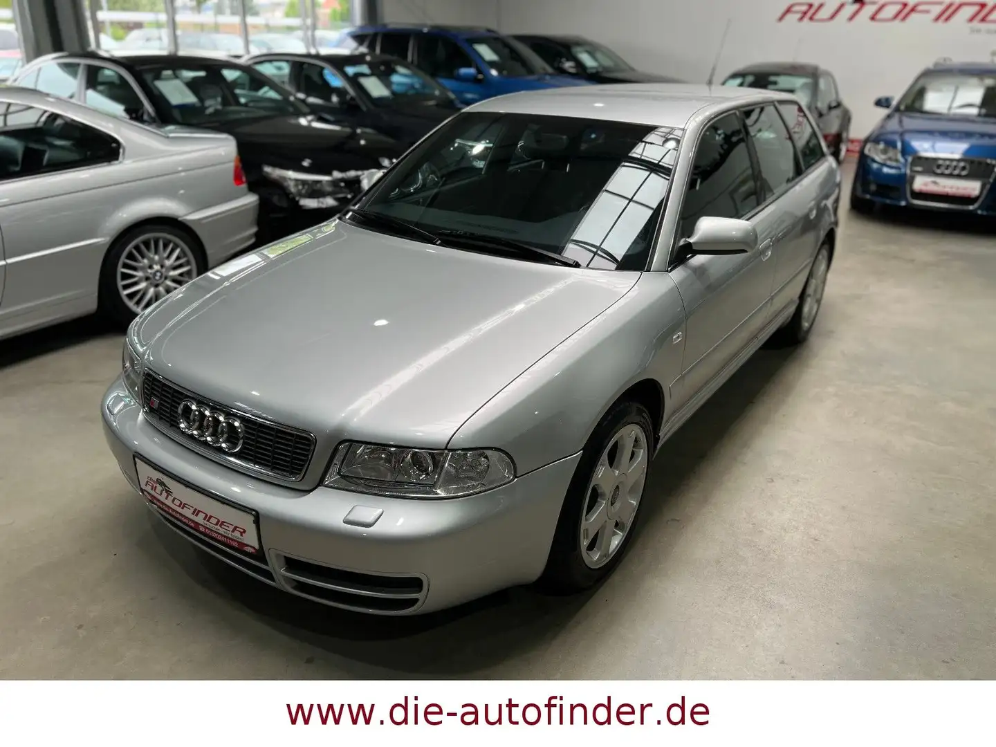 Audi S4 2.7 Avant quattro Xenon, Original Zustand Stříbrná - 2