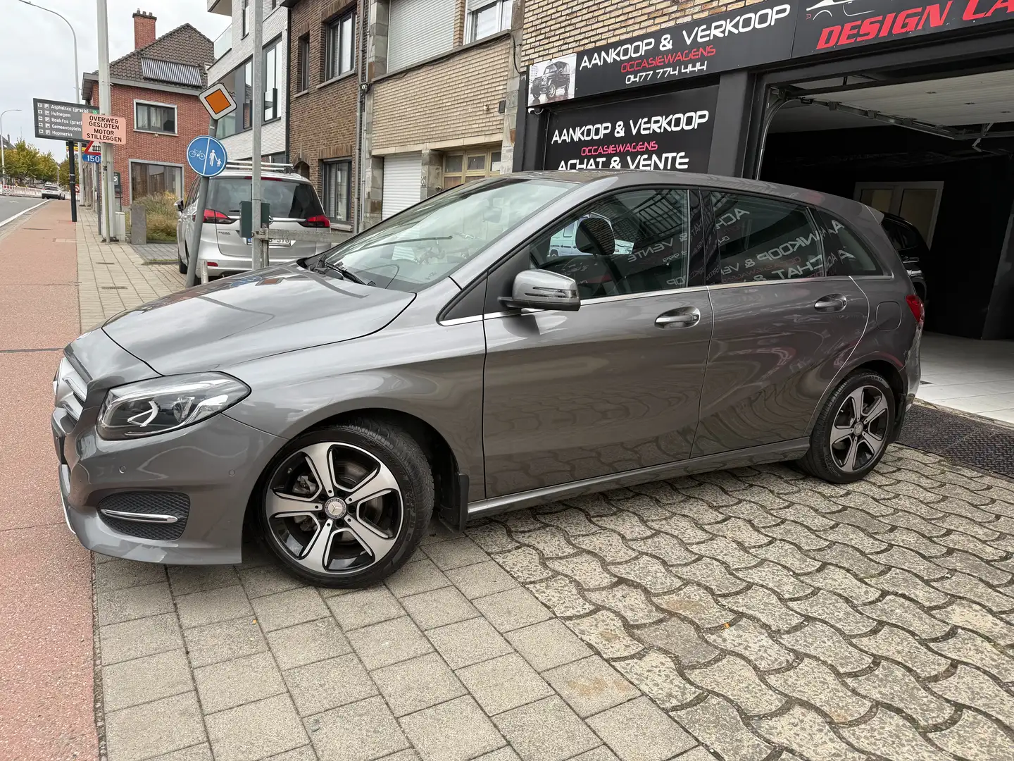 Mercedes-Benz B 180 Essence Navigati Phare Xenon Semi cuir Cruise Clim Gris - 2