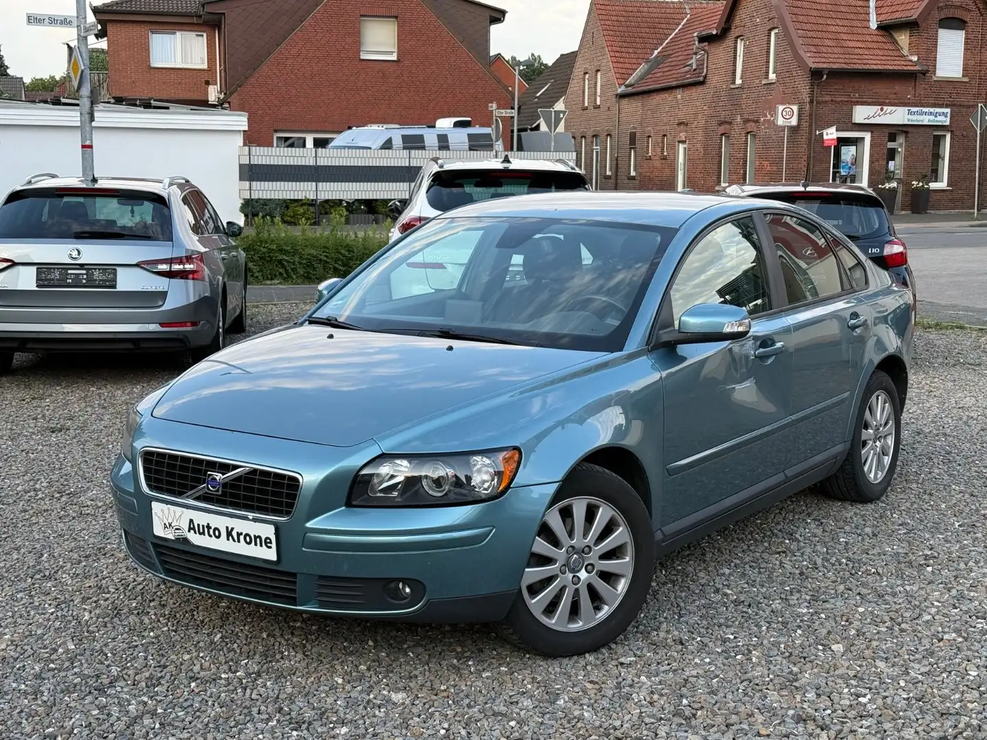 Volvo S40 Lim. 2.0 Momentum Navi SHZ AHK TÜV-03-27 Modrá - 1