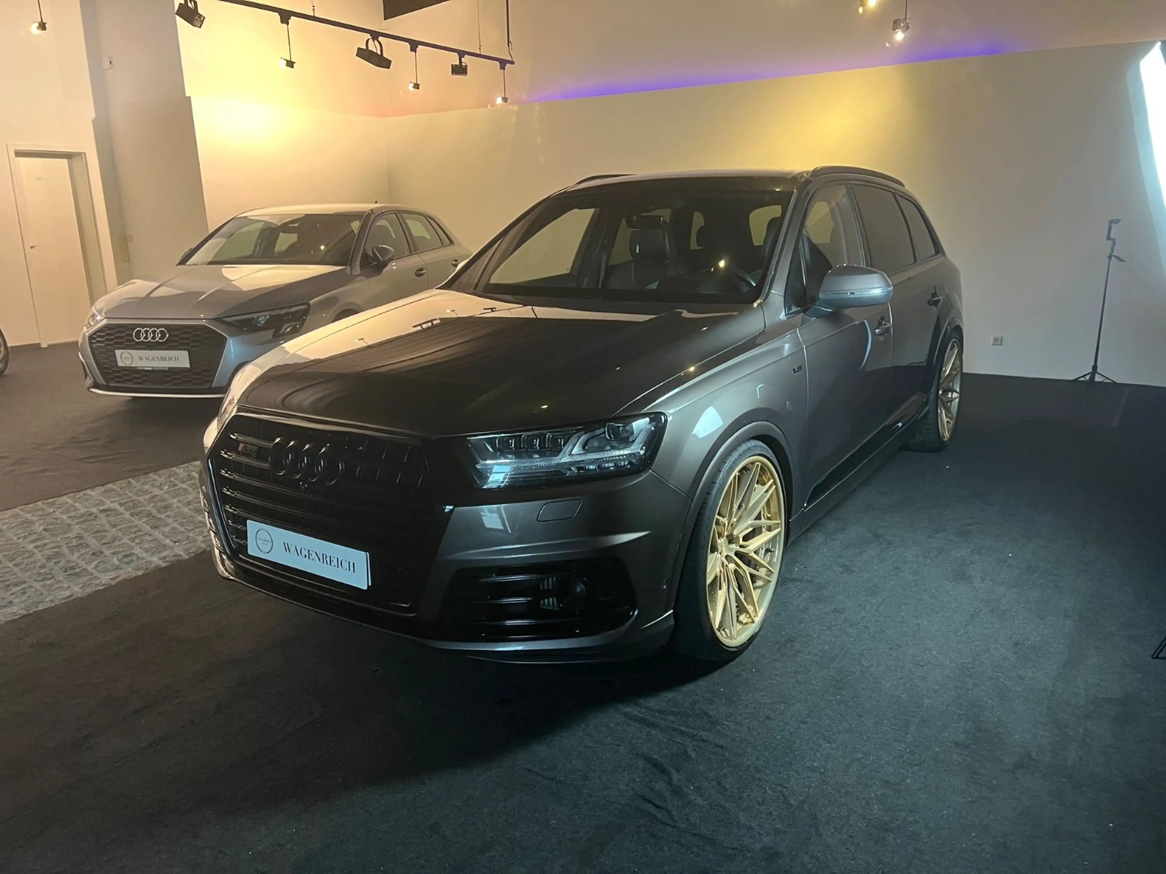 Audi SQ7 4.0 TDI quattro S-Line 7 Sitzer — photo 8