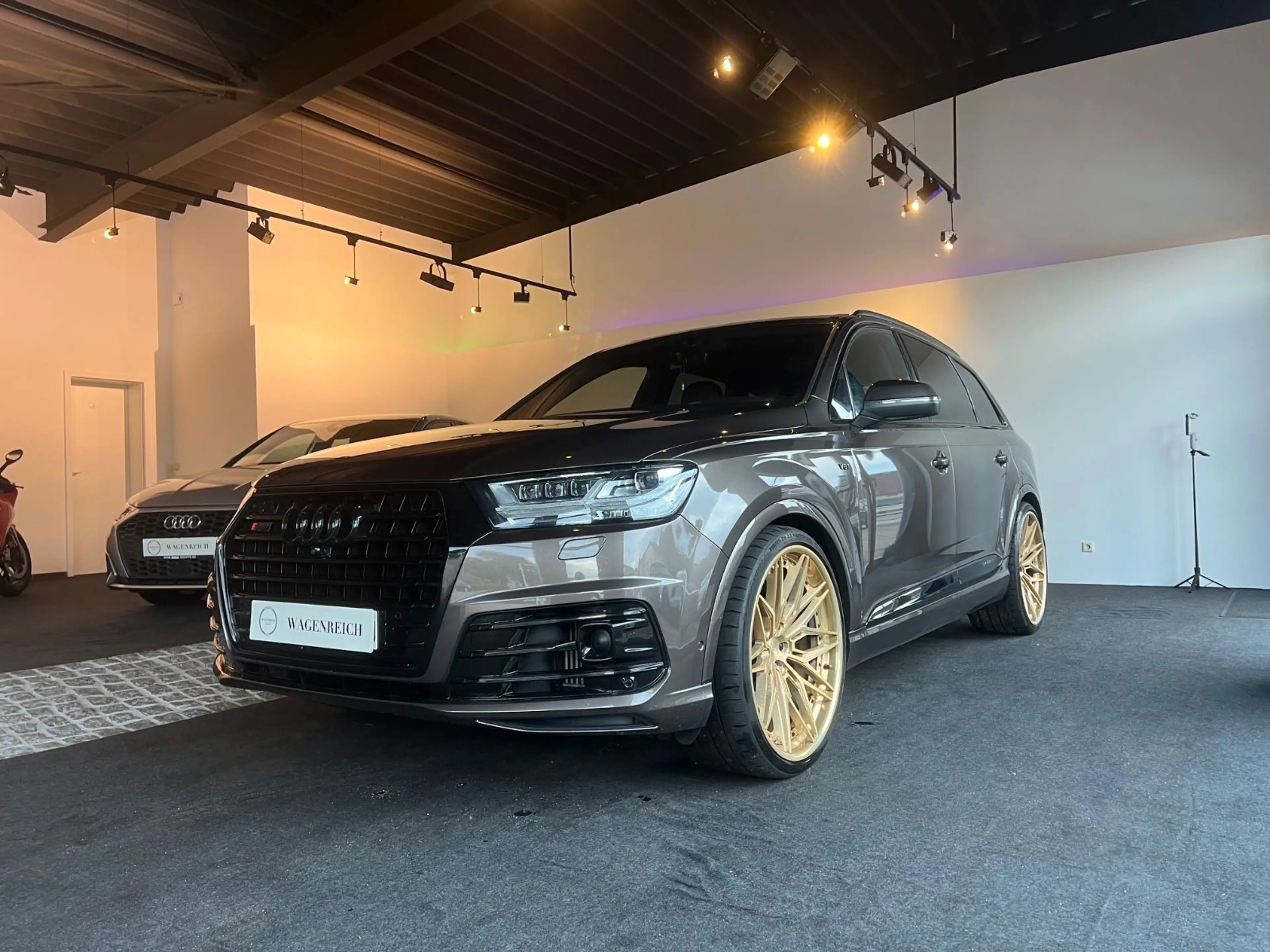 Audi SQ7 4.0 TDI quattro S-Line 7 Sitzer — photo 5