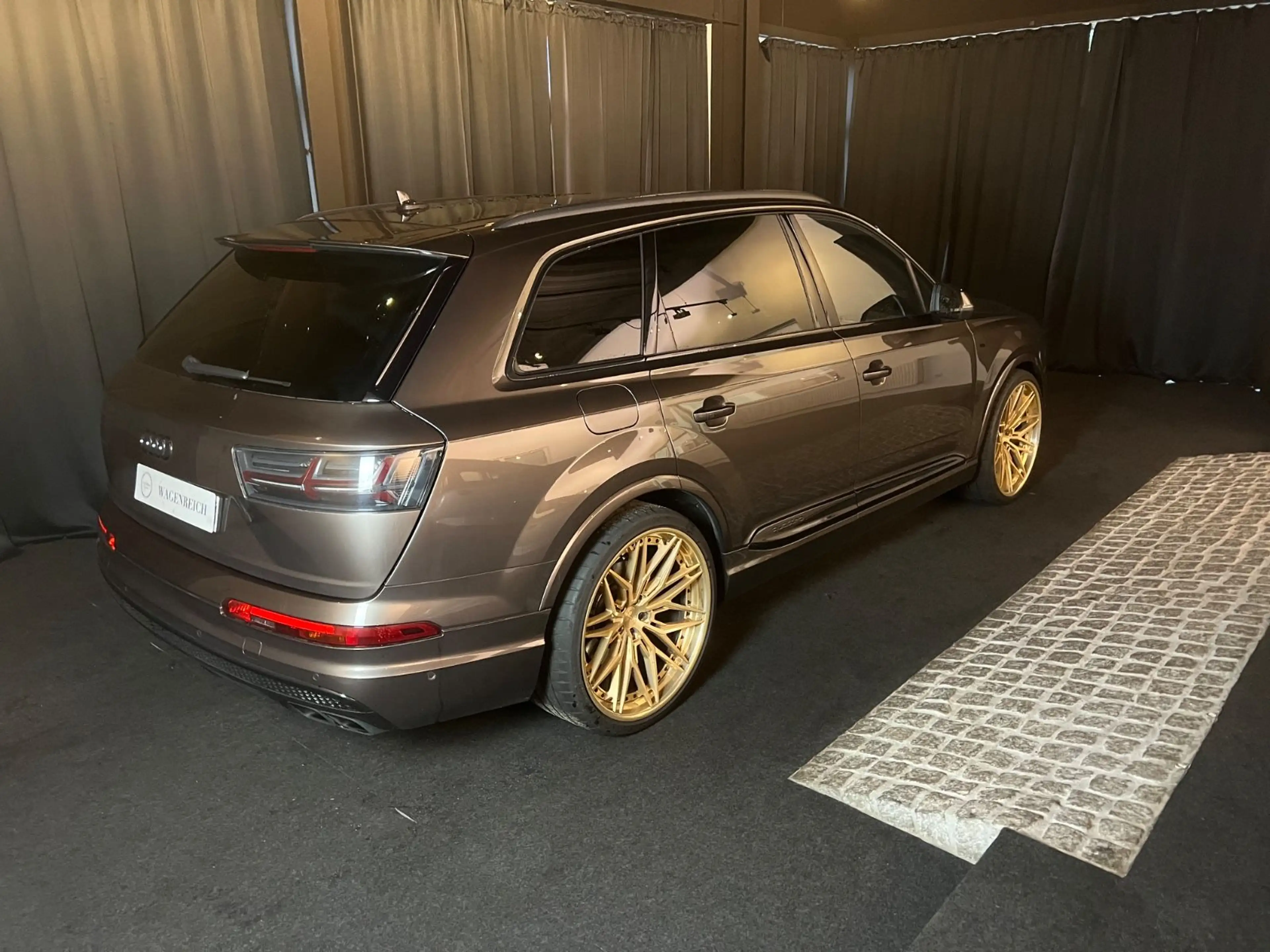 Audi SQ7 4.0 TDI quattro S-Line 7 Sitzer — photo 11