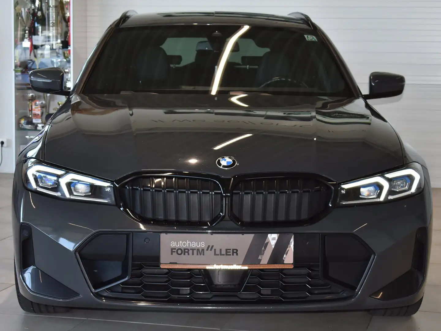 BMW 320 xd touring ///M Sport //Stdhzg//HeadUP Grau - 2