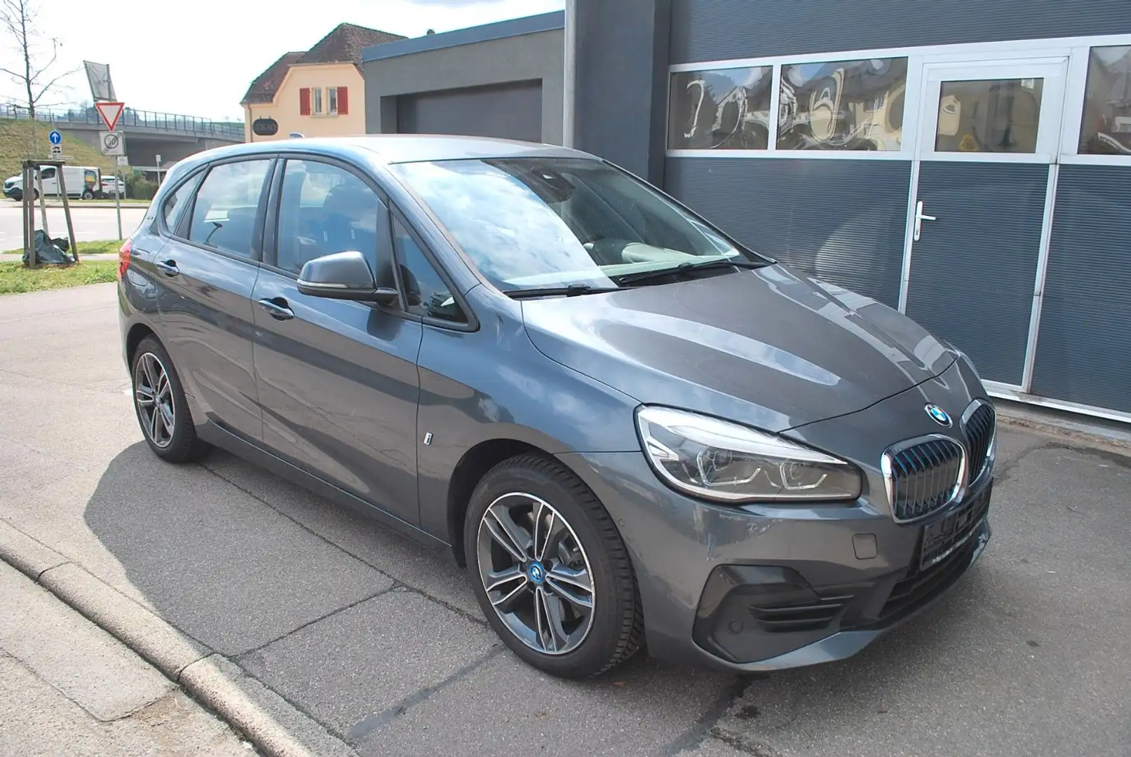 BMW 225 225xe iPerformance*M Sport Line*LED*Leder*1.Hand Grijs - 2