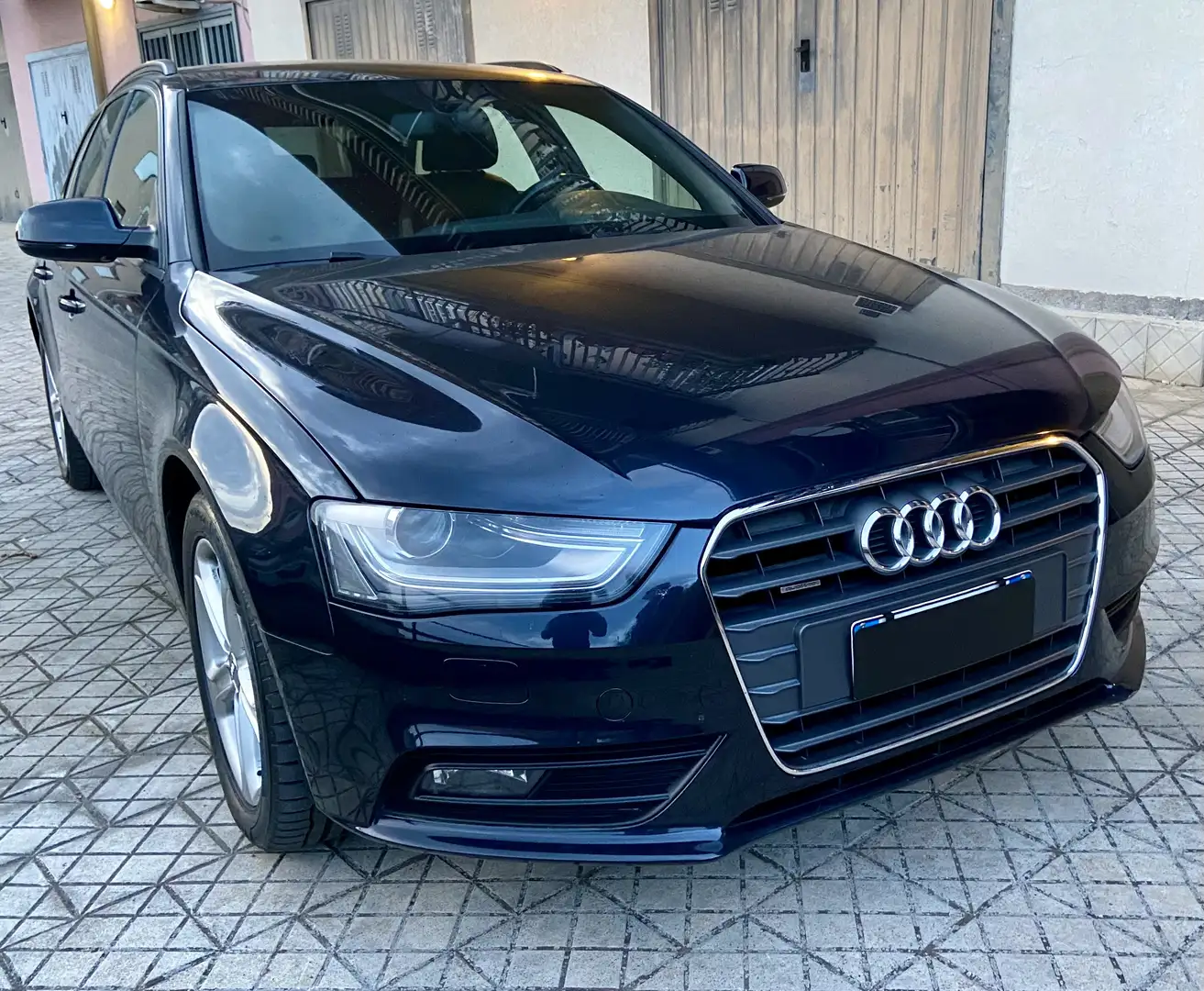 Audi A4 Avant 2.0 tdi ultra Business Sport 190cv s-tronic Blu/Azzurro - 1