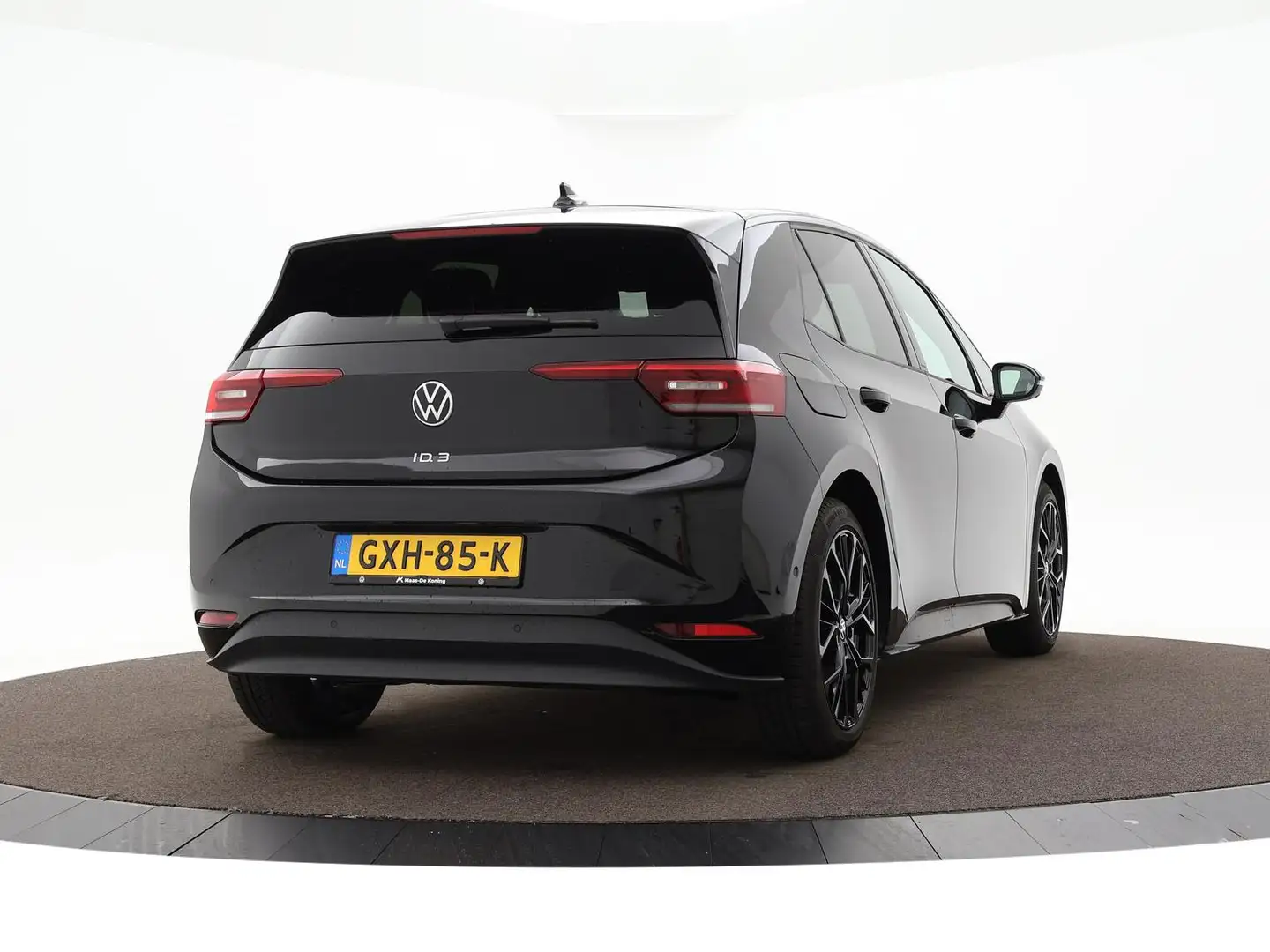Volkswagen ID.3 Pro Oranje Edition 59 kWh, 204 pk · Achteruitrijca Negro - 2