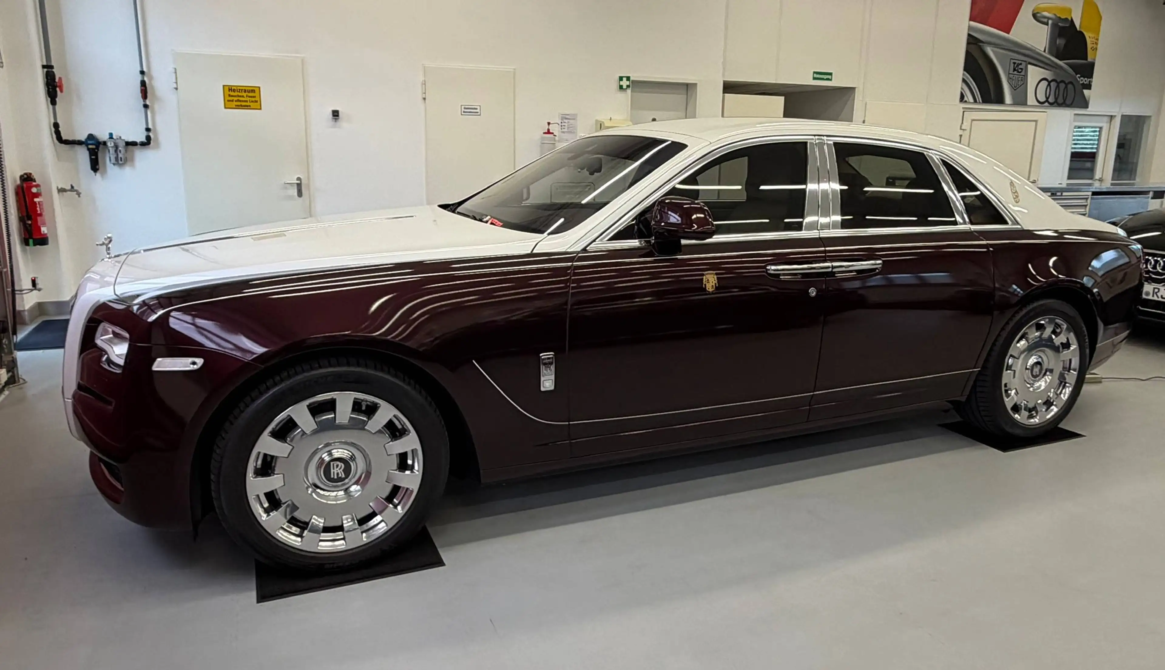 Rolls-Royce Ghost RR GHOST nur 7.700 KM aus exclusiver Sammlung Pannorama starlight headliner rear Theater BESPOKE — photo 5