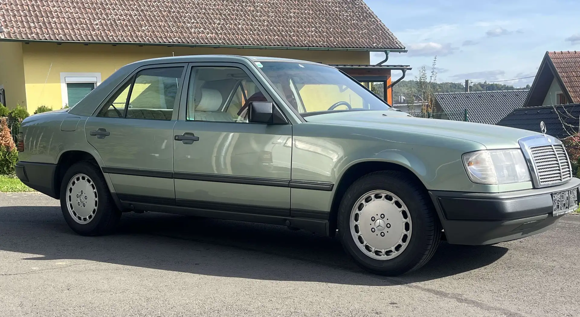 Mercedes-Benz E 230 W124 - 2
