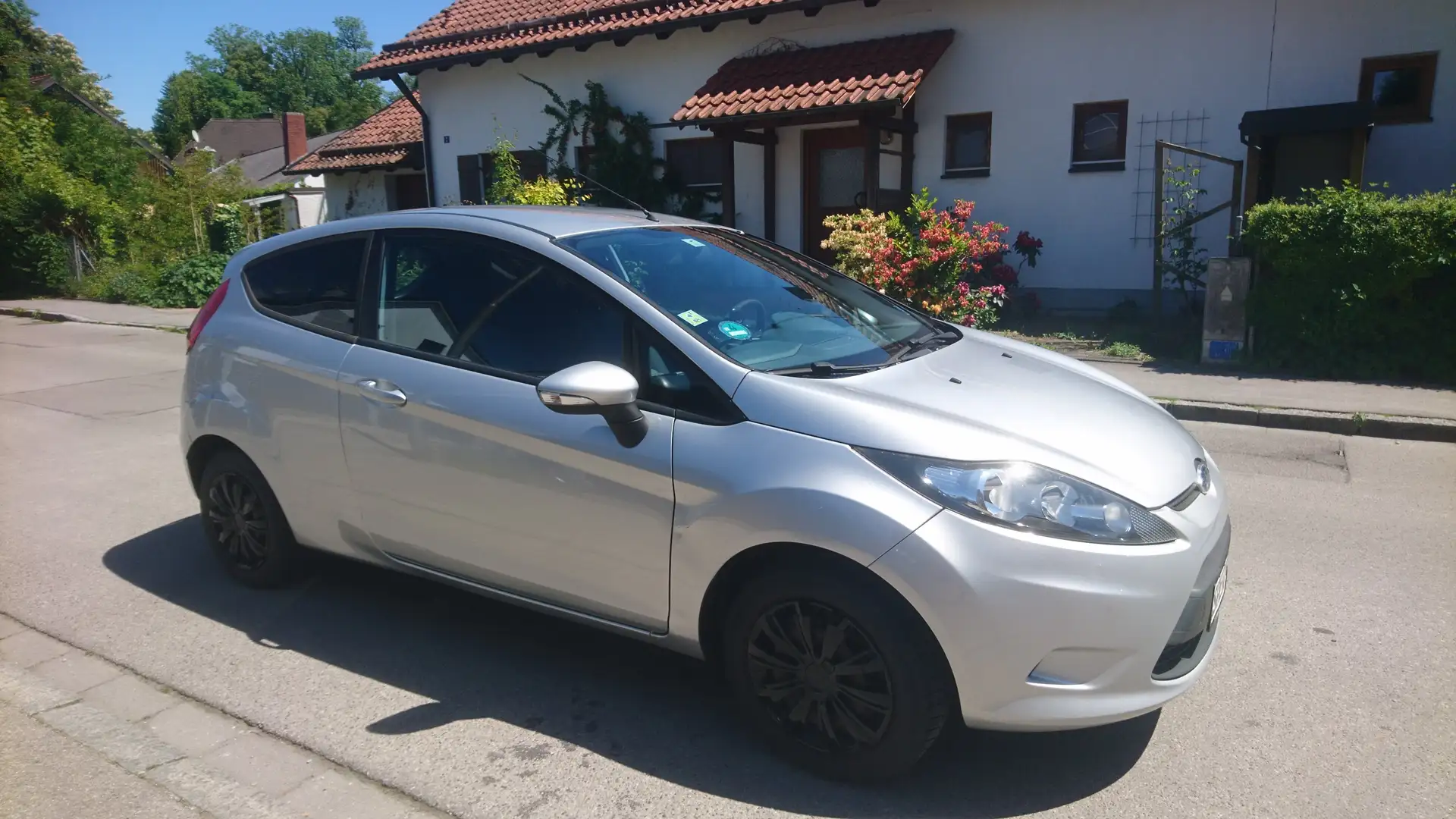 Ford Fiesta 1,25i Trend Klima 8AB ESP ASR TÜV7/26 Plateado - 1