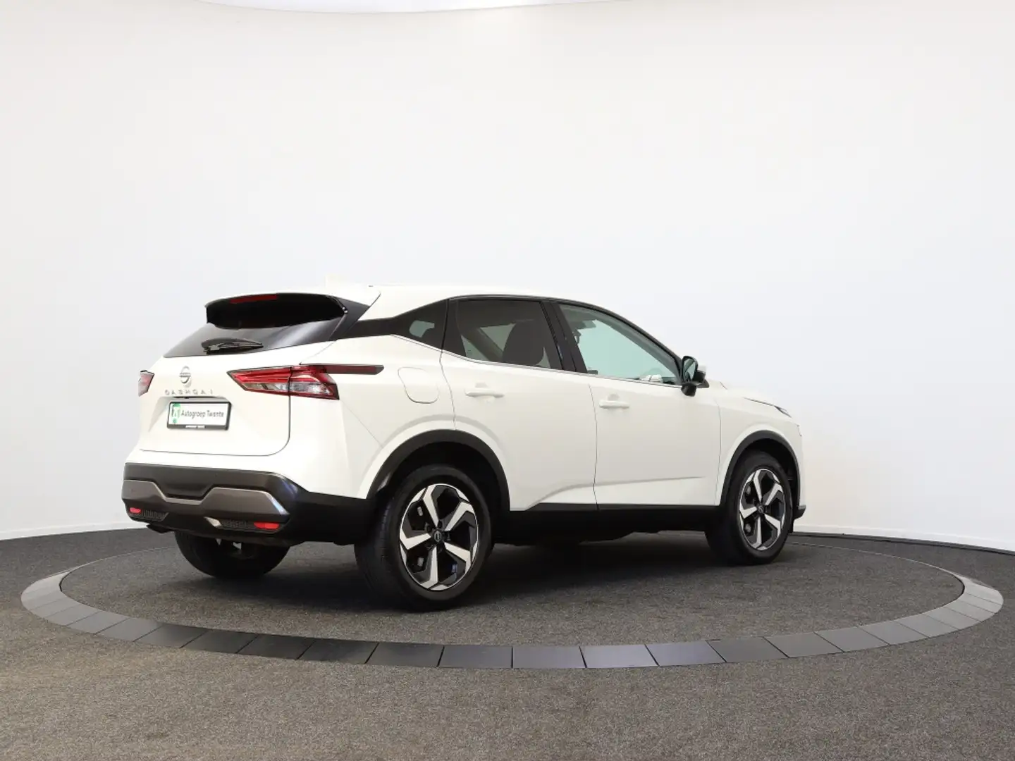 Nissan Qashqai 1.3 MHEV N-Connecta | Navigatie full map | Parkeer Blanc - 2
