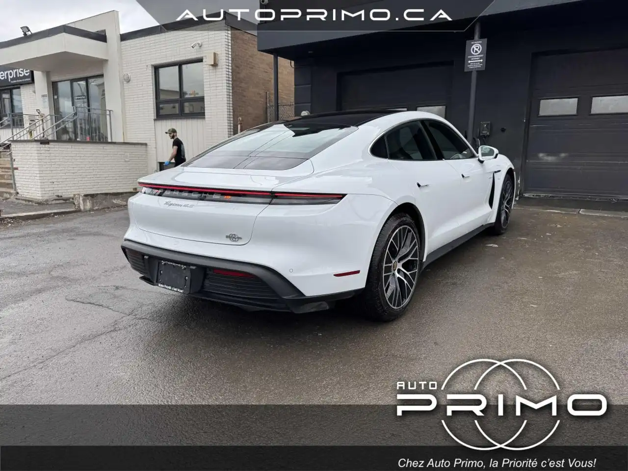 Porsche Taycan снимка Porsche Taycan