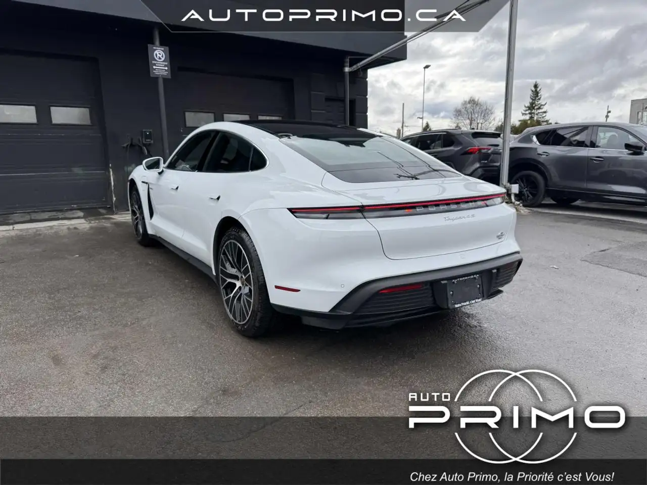 Porsche Taycan снимка Porsche Taycan