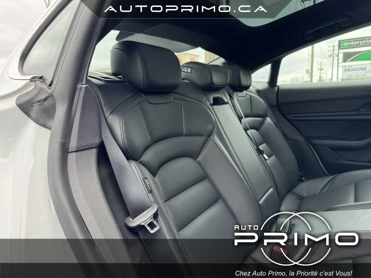 Porsche Taycan снимка Porsche Taycan