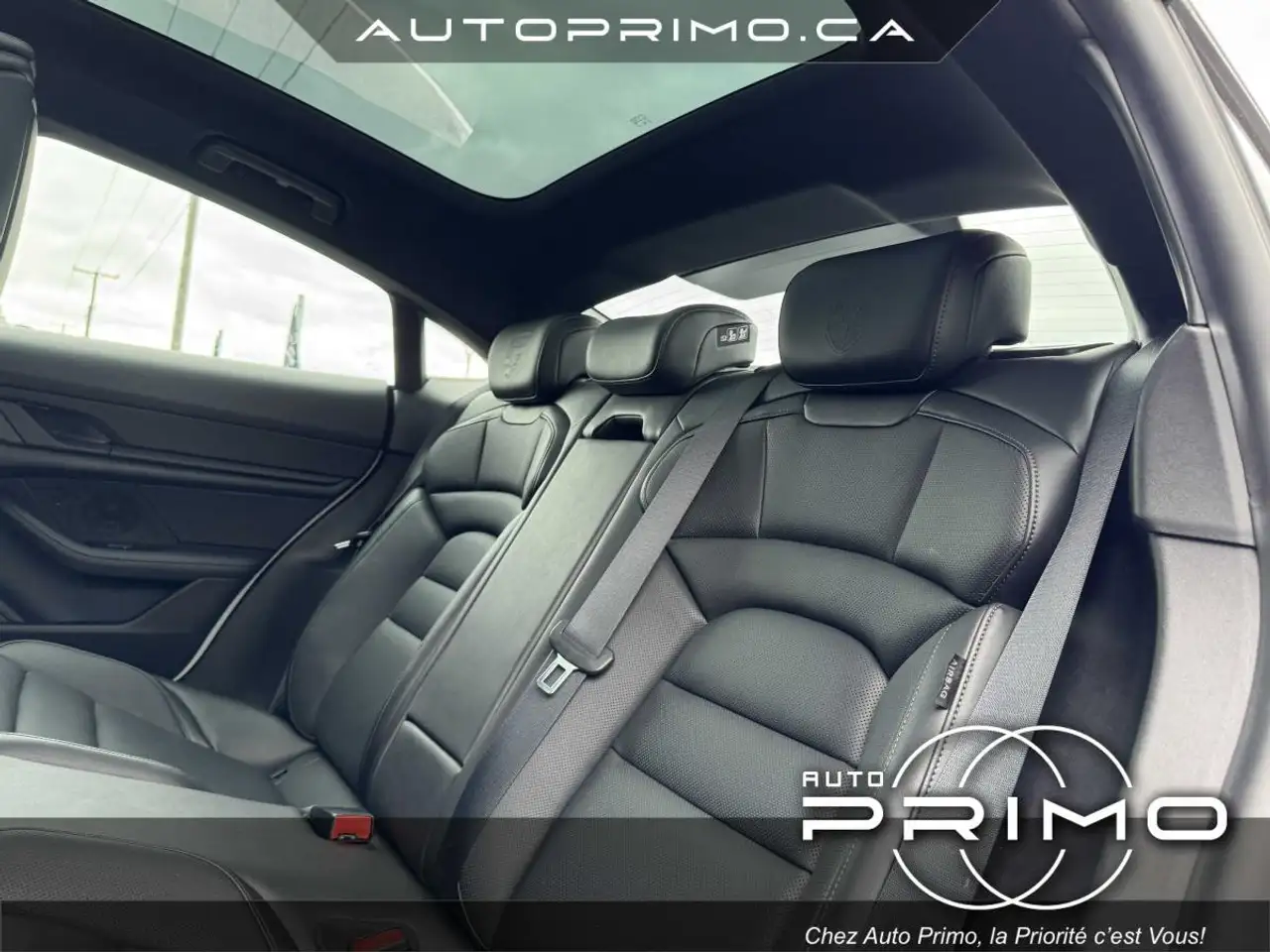 Porsche Taycan снимка Porsche Taycan