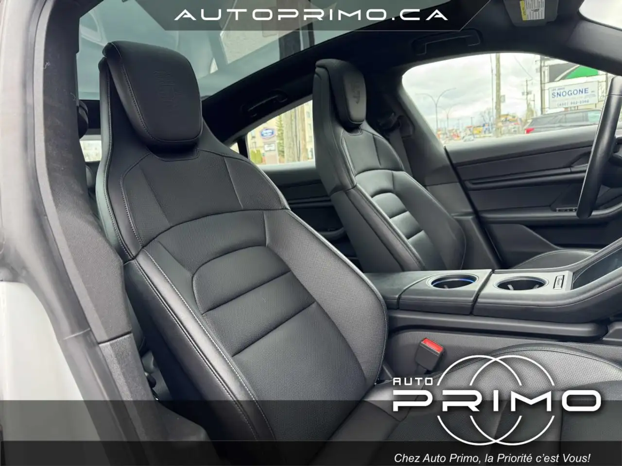 Porsche Taycan снимка Porsche Taycan
