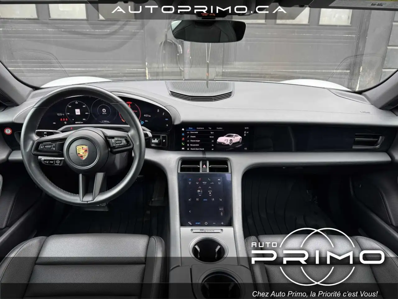 Porsche Taycan снимка Porsche Taycan