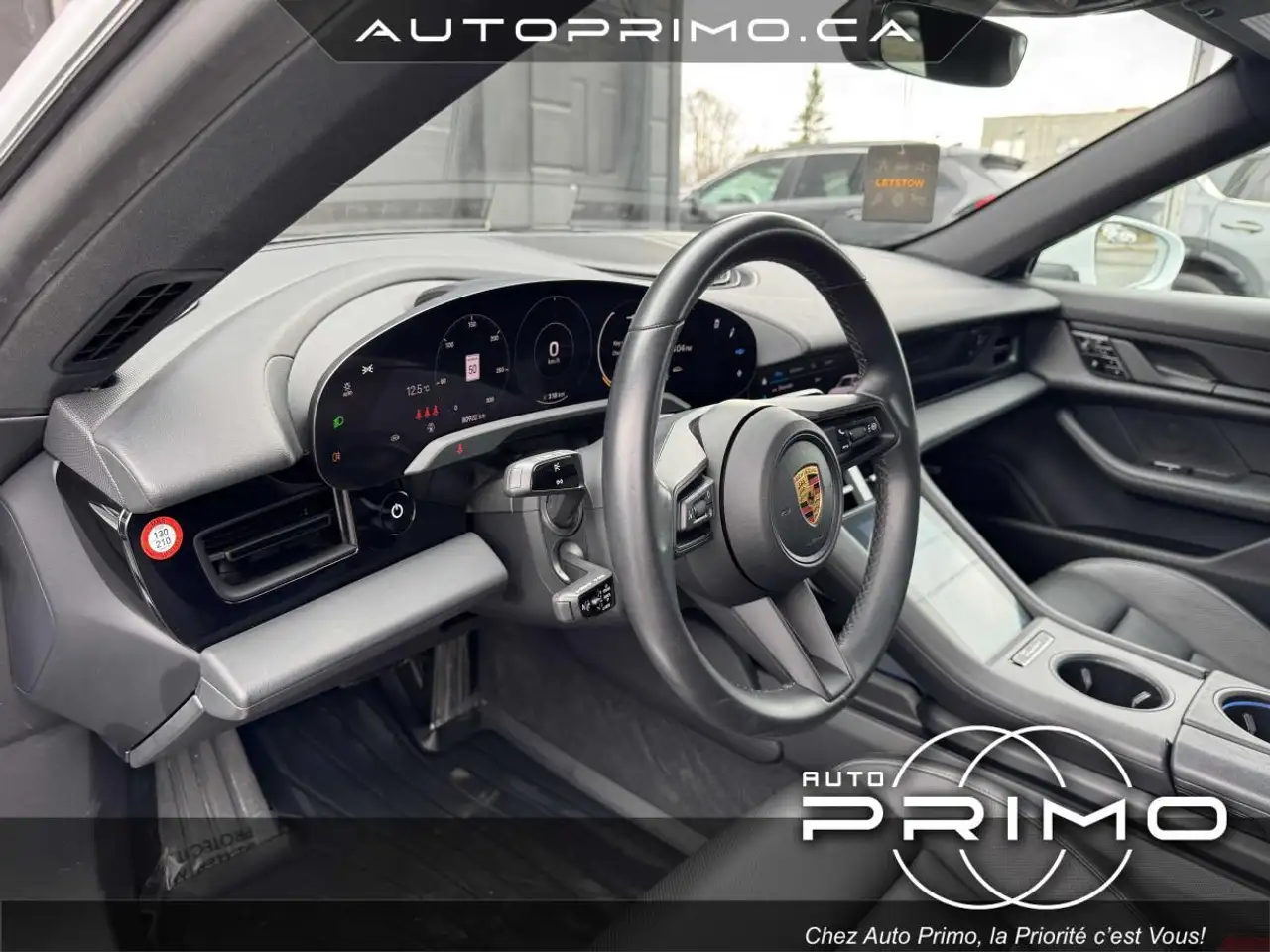 Porsche Taycan снимка Porsche Taycan