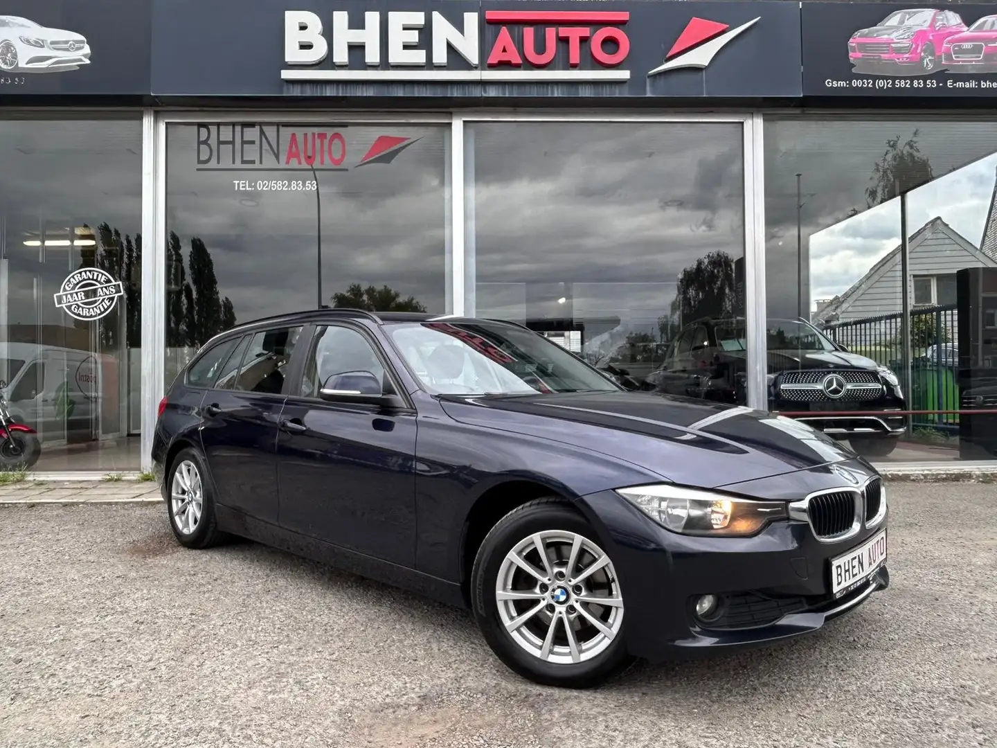 BMW 316 Touring d/NAVI/AIRCO/RADIO/RADAR DE RECUL/PROPRE Blauw - 2