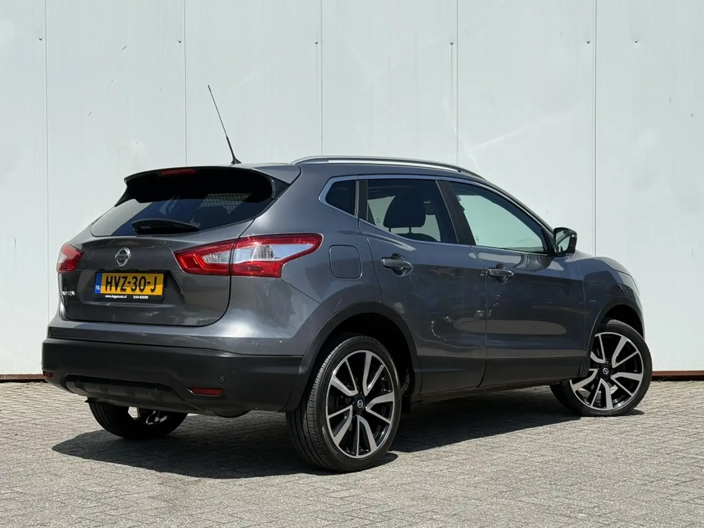 Nissan Qashqai 1.2 Tekna Pano Naci PDC 360 camera Grey - 2
