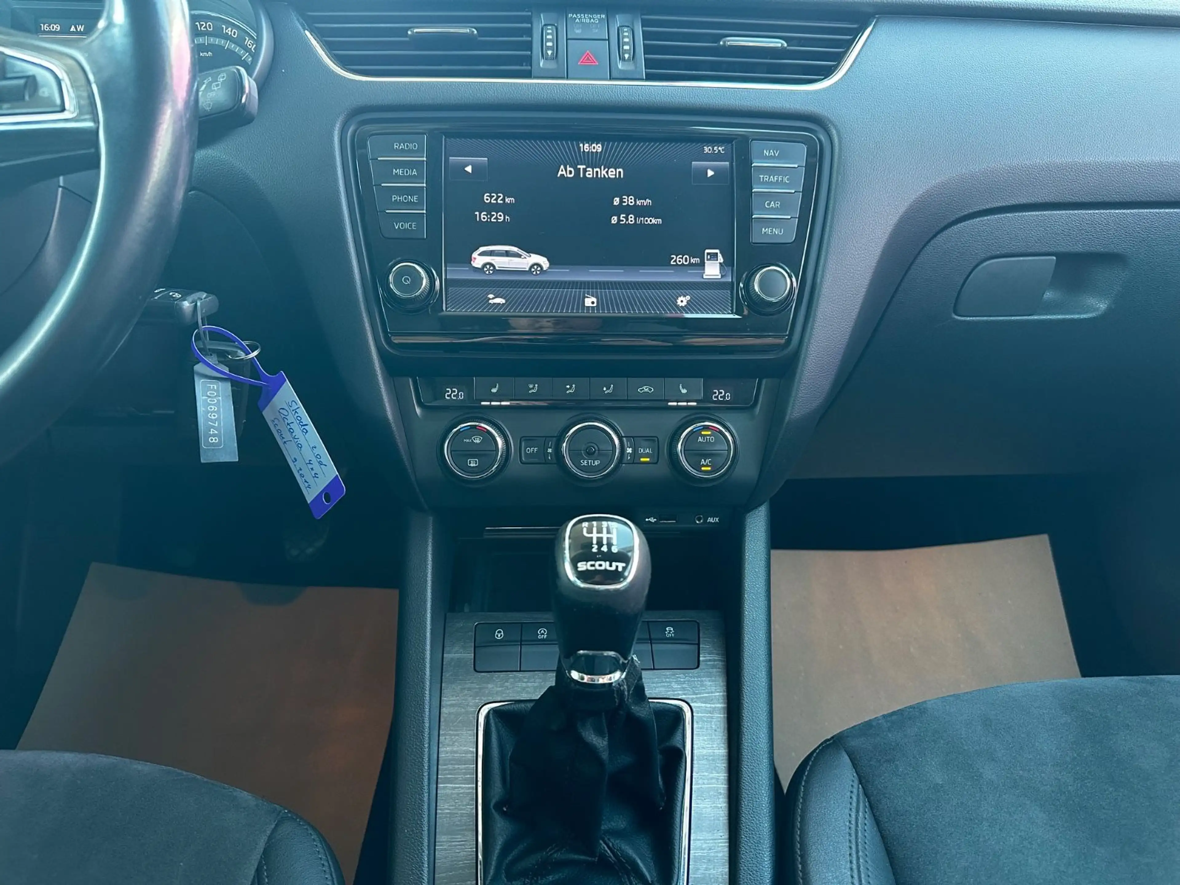 Skoda Octavia Combi Scout 4x4 "ALCANTARA"AHK"NAVI" — photo 39